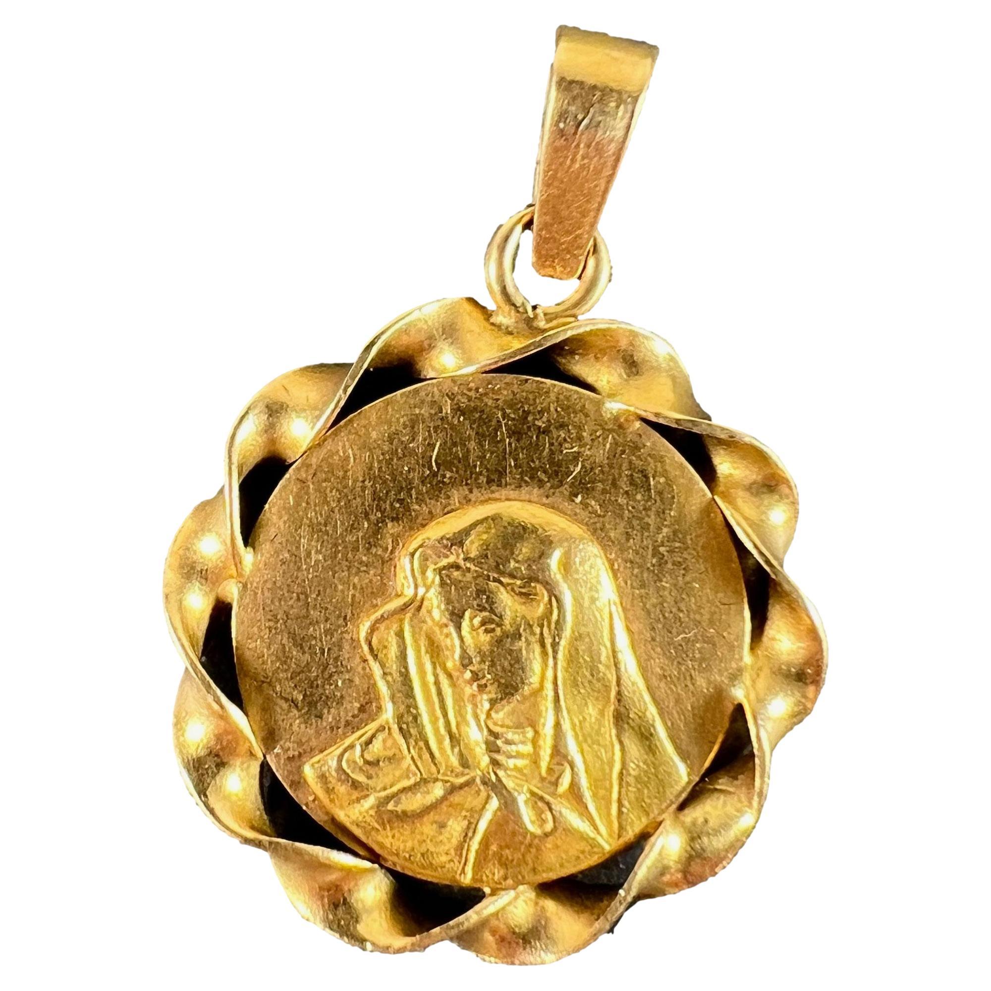 Italian 18K Yellow Gold Virgin Mary Twisted Frame Medal Pendant For Sale
