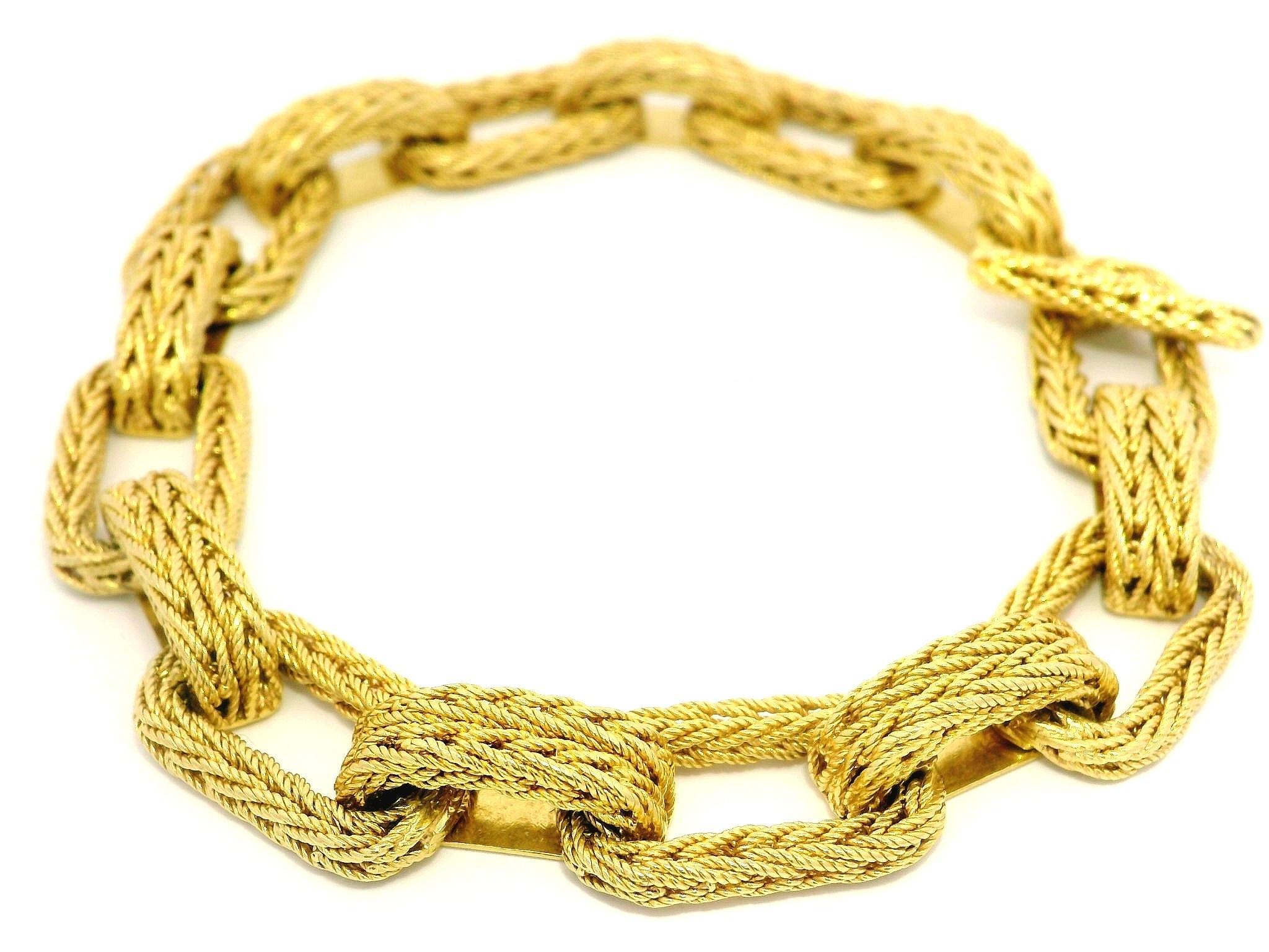 Bracelet italien en or jaune 18k à maillons rectangulaires tressés avec fermoir à bascule en vente 9