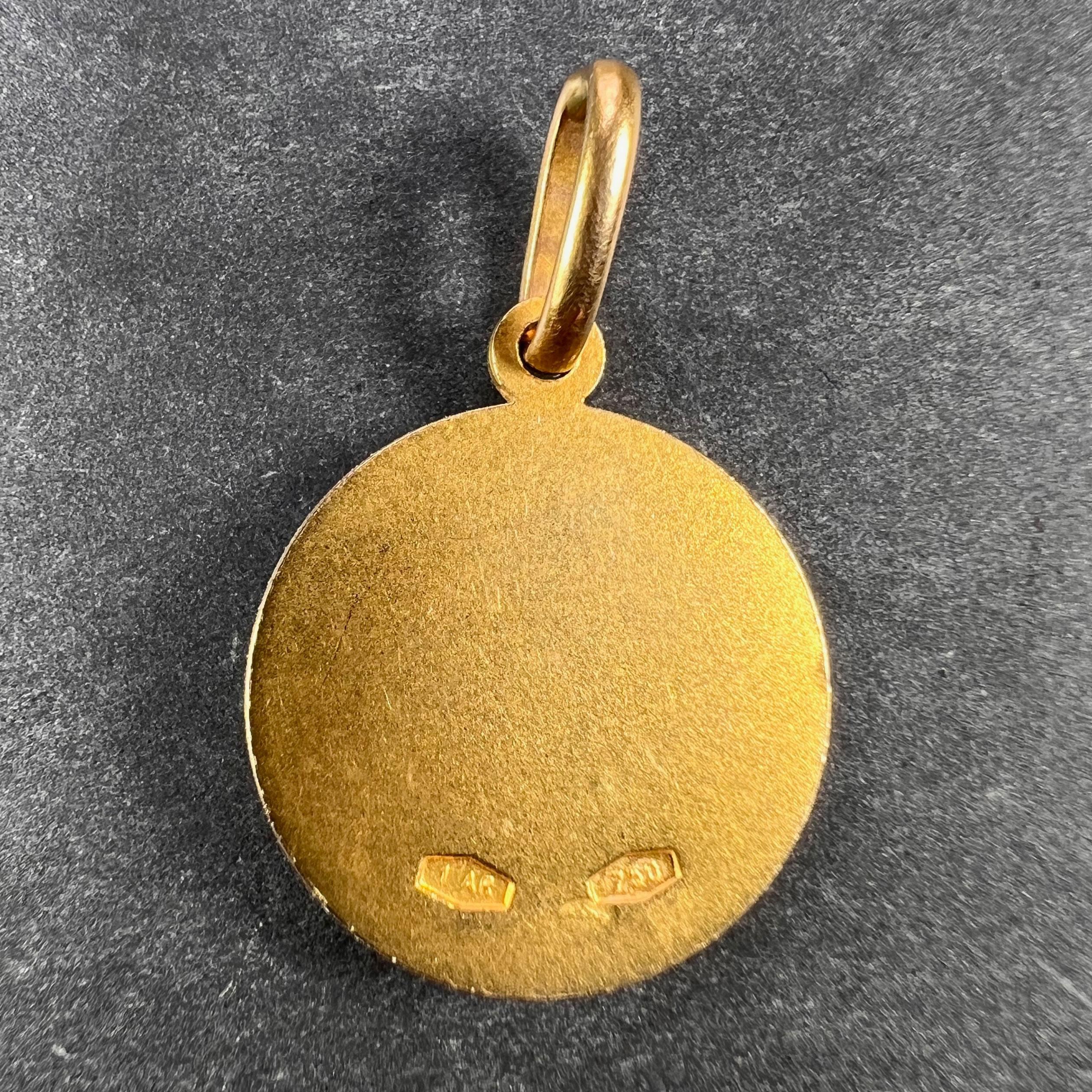 Italian 18k Yellow Gold Zodiac Capricorn Charm Pendant In Good Condition In London, GB