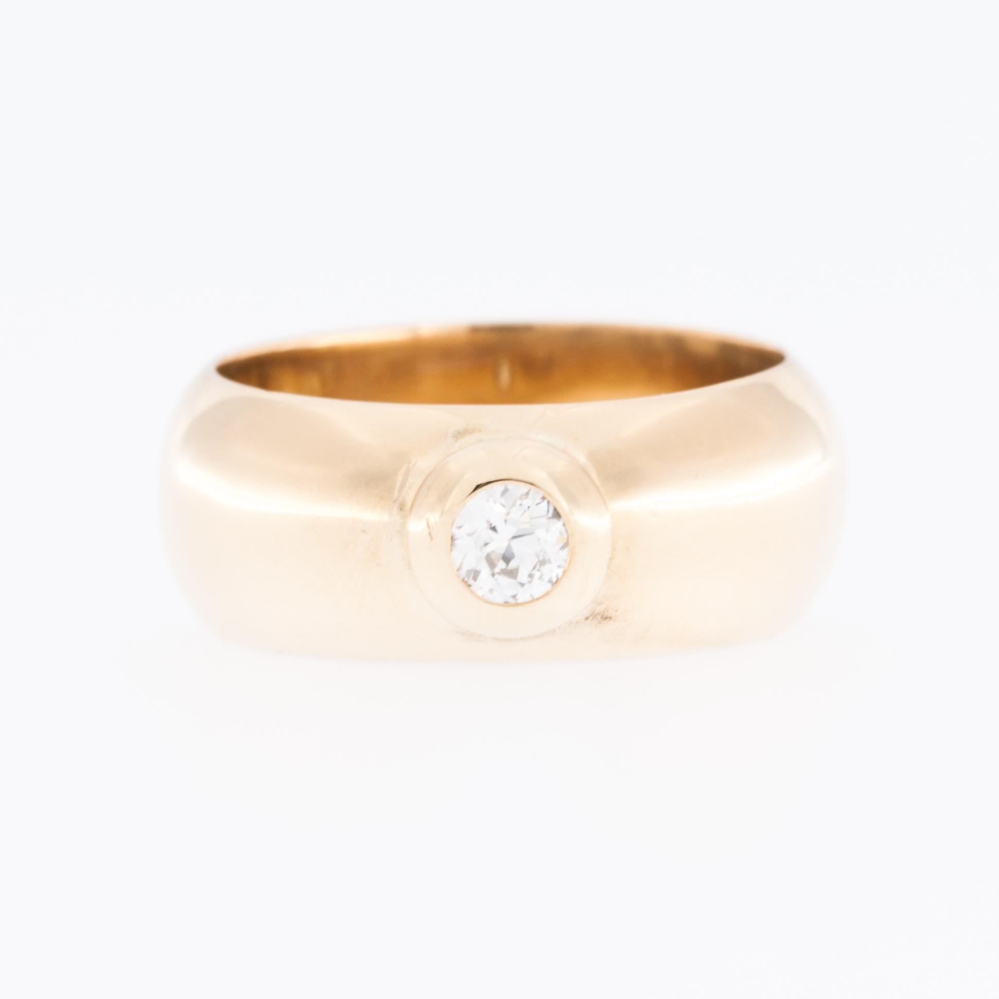 Brilliant Cut Italian 18 karat Yellow Gold Band Ring with Diamond For Sale
