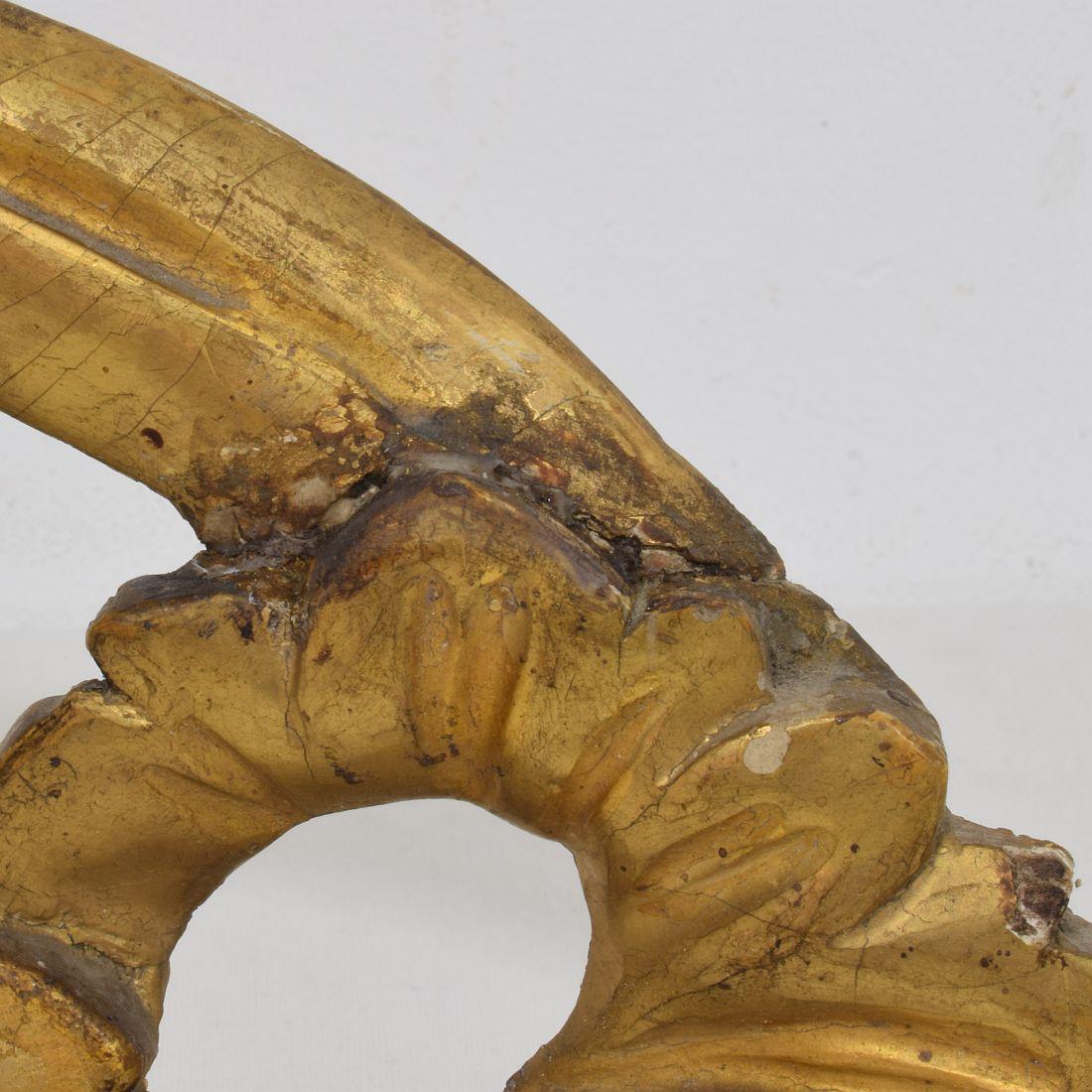 Adorno de pájaro italiano de estilo neoclásico tallado en madera de gilt del siglo XVIII/XIX en venta 9