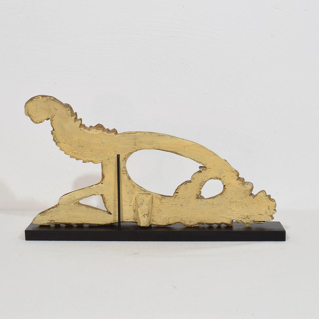 Italian 18th/ 19th Century Carved Giltwood Neo Classical Style bird Ornament In Good Condition For Sale In Buisson, FR