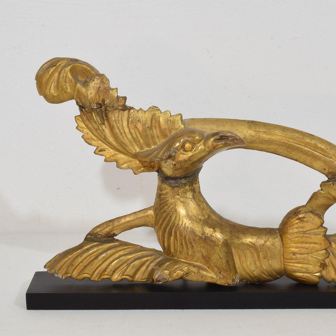 Adorno de pájaro italiano de estilo neoclásico tallado en madera de gilt del siglo XVIII/XIX siglo XVIII y antes en venta