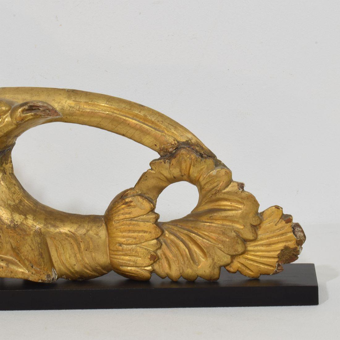 Adorno de pájaro italiano de estilo neoclásico tallado en madera de gilt del siglo XVIII/XIX Madera en venta