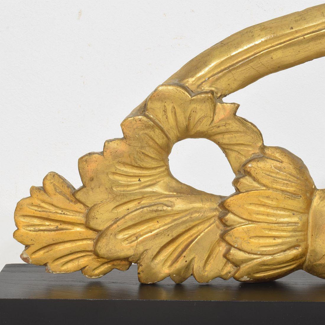Italian 18th/ 19th Century Carved Giltwood Neo Classical Style bird Ornament For Sale 3