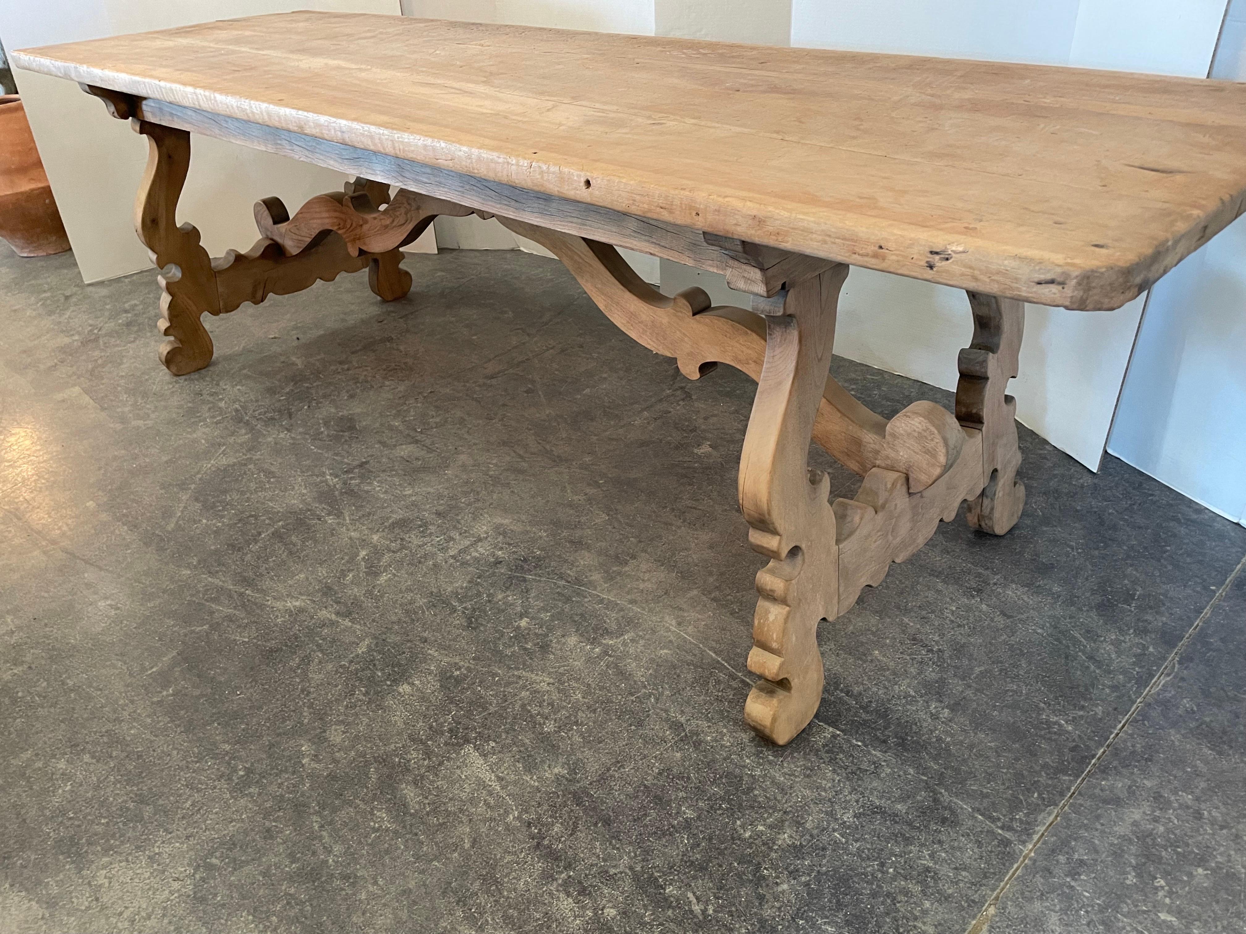 Italian 18th And 19th Century Tuscan Walnut Dining Table For Sale 1