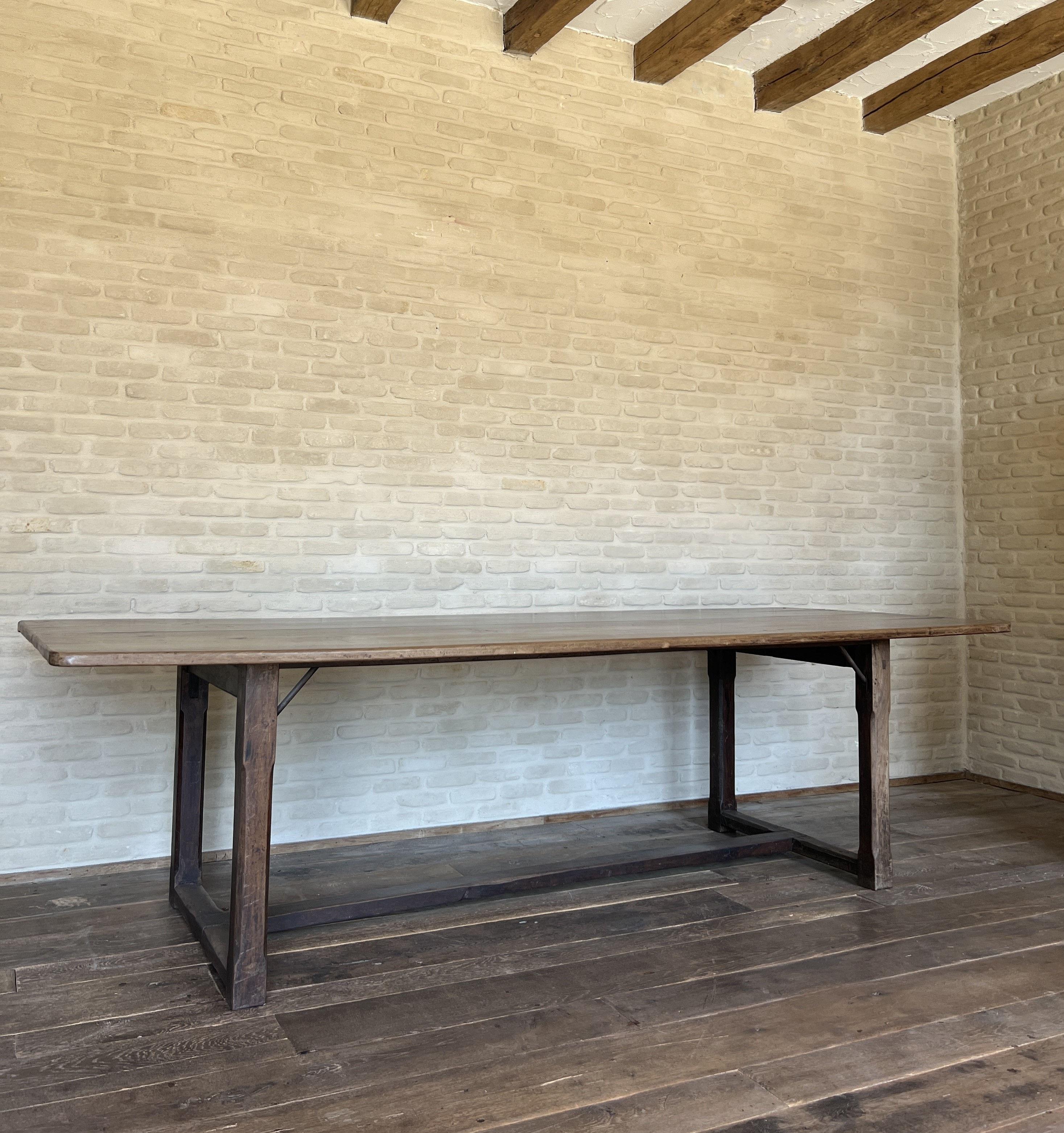 Italian 18th century 2 plank top Walnut Refectory Farm Table For Sale 4