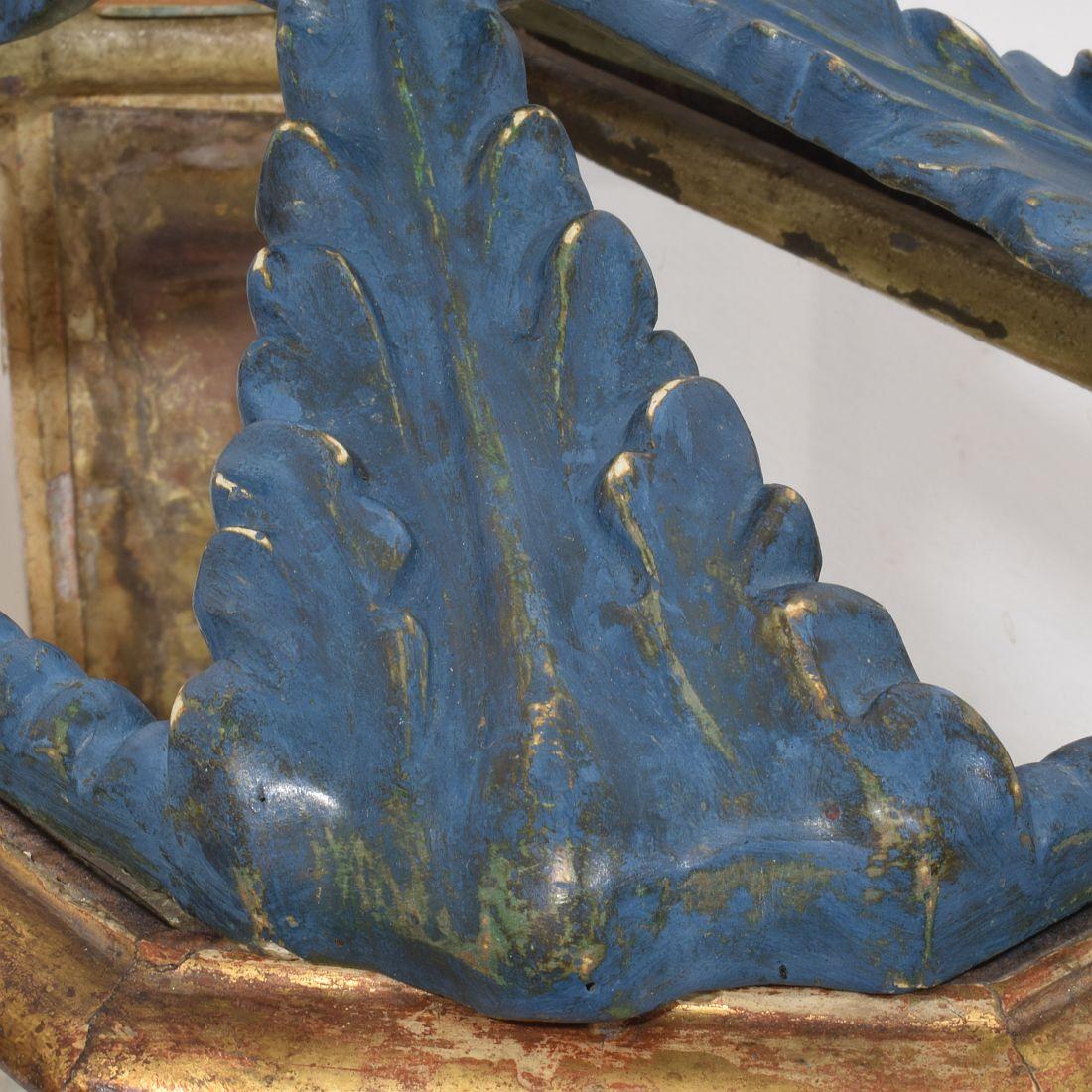 Reliquaire en bois sculpté italien baroque du 18e siècle en vente 9