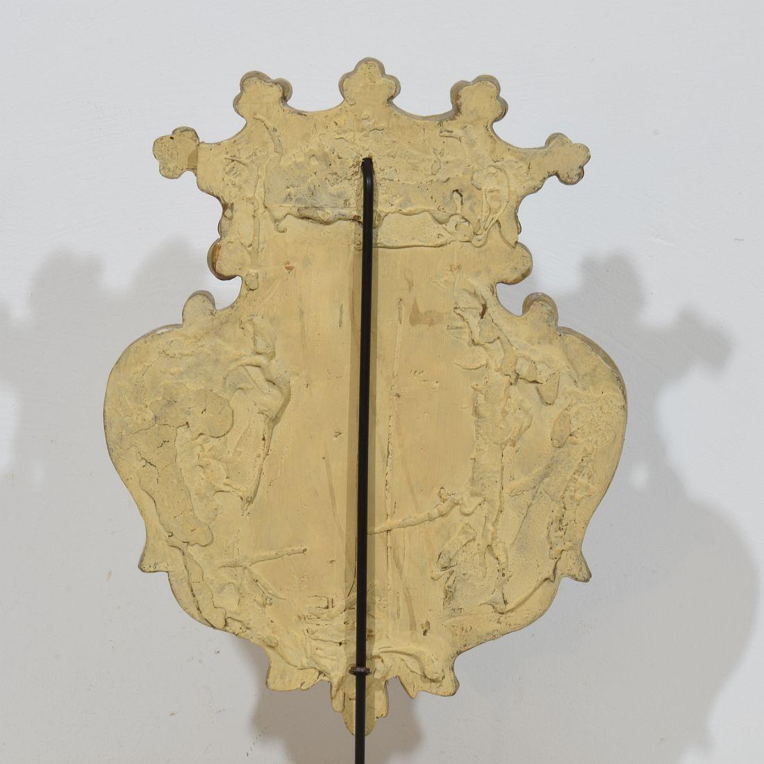 Panel / Escudo de Armas Barroco Italiano del Siglo XVIII en Madera Tallada y Plateada en venta 5