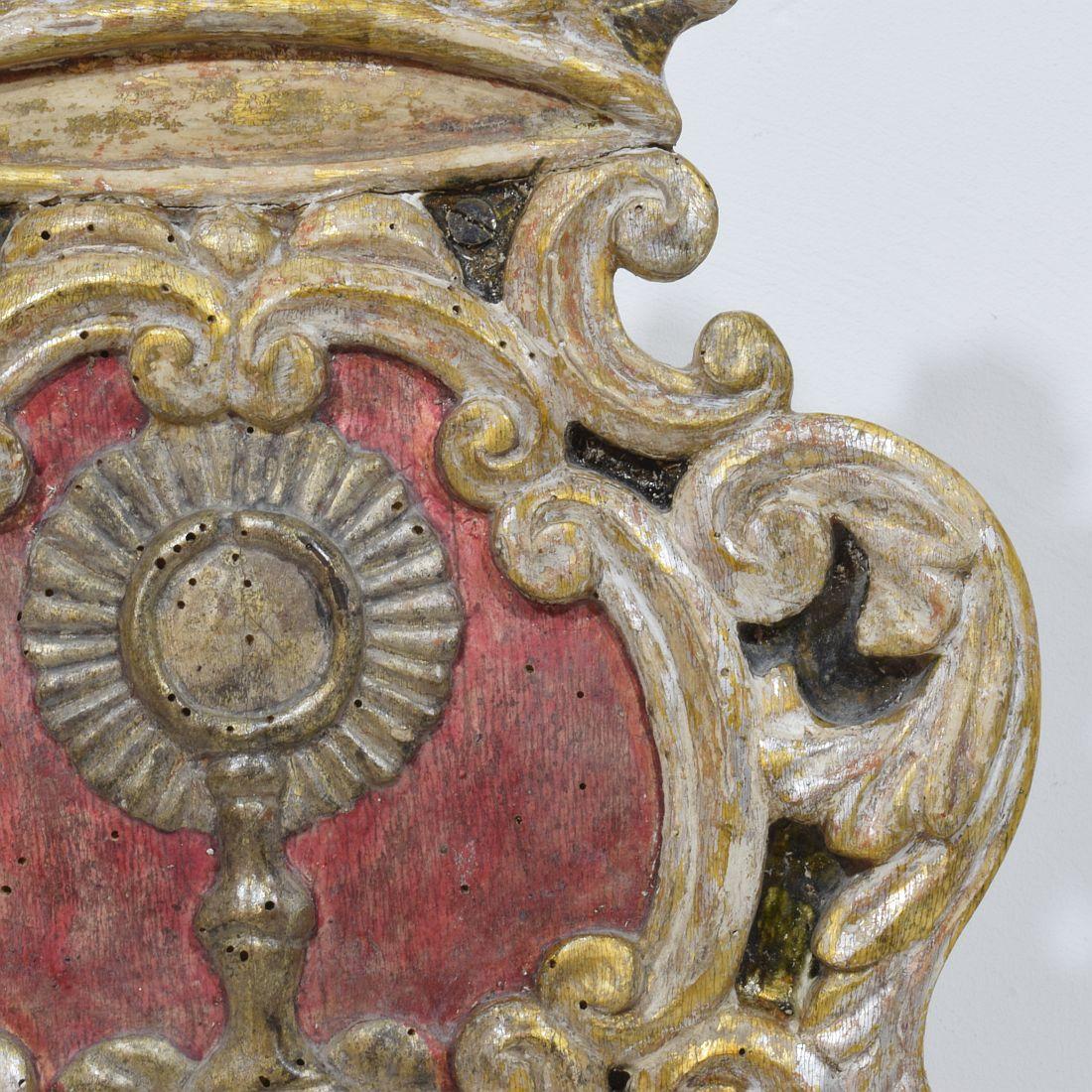 Panel / Escudo de Armas Barroco Italiano del Siglo XVIII en Madera Tallada y Plateada en venta 9