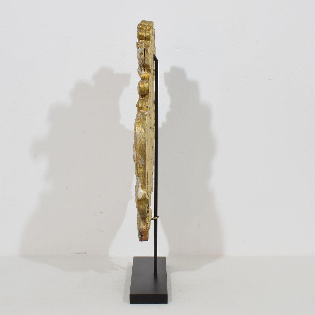 Panel / Escudo de Armas Barroco Italiano del Siglo XVIII en Madera Tallada y Plateada en venta 1