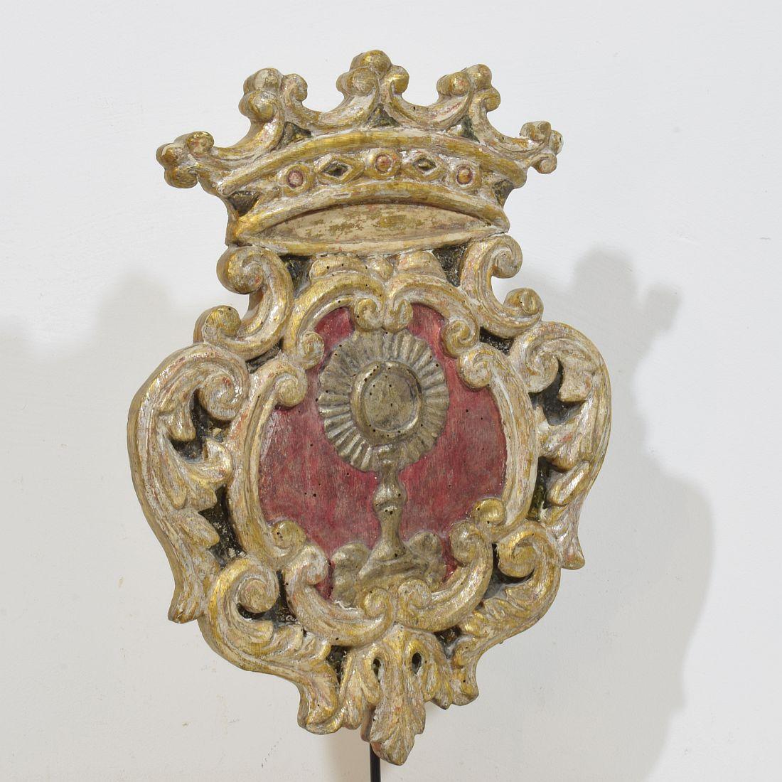 Panel / Escudo de Armas Barroco Italiano del Siglo XVIII en Madera Tallada y Plateada en venta 4