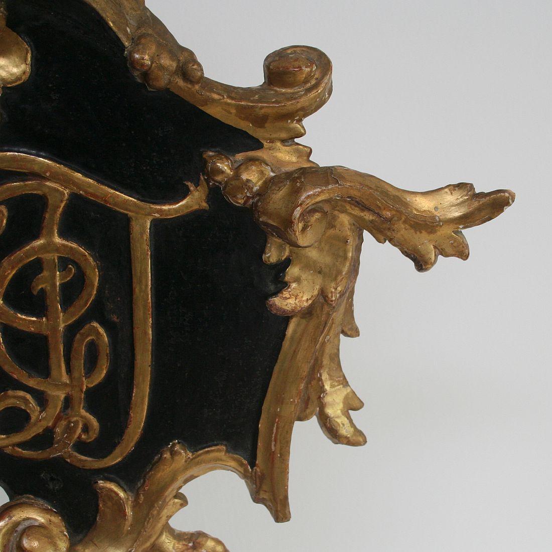 Italian 18th Century Baroque Gilded Coat of Arms with Lion 4