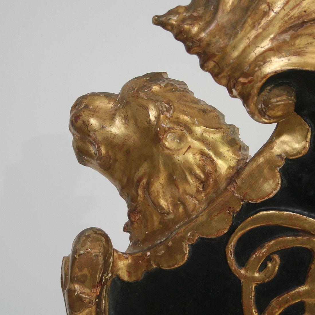 Italian 18th Century Baroque Gilded Coat of Arms with Lion 8