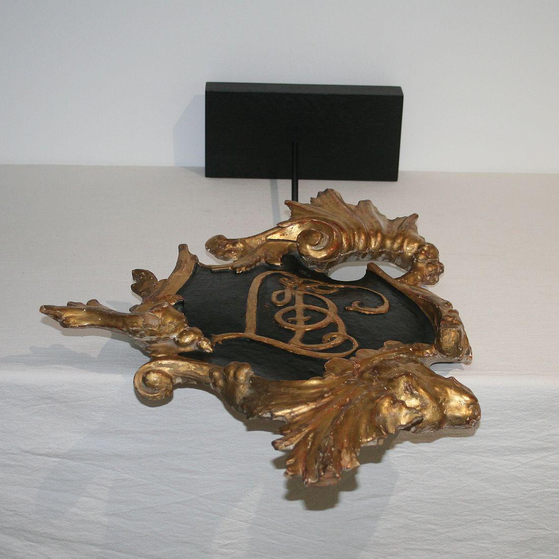Italian 18th Century Baroque Gilded Coat of Arms with Lion 10