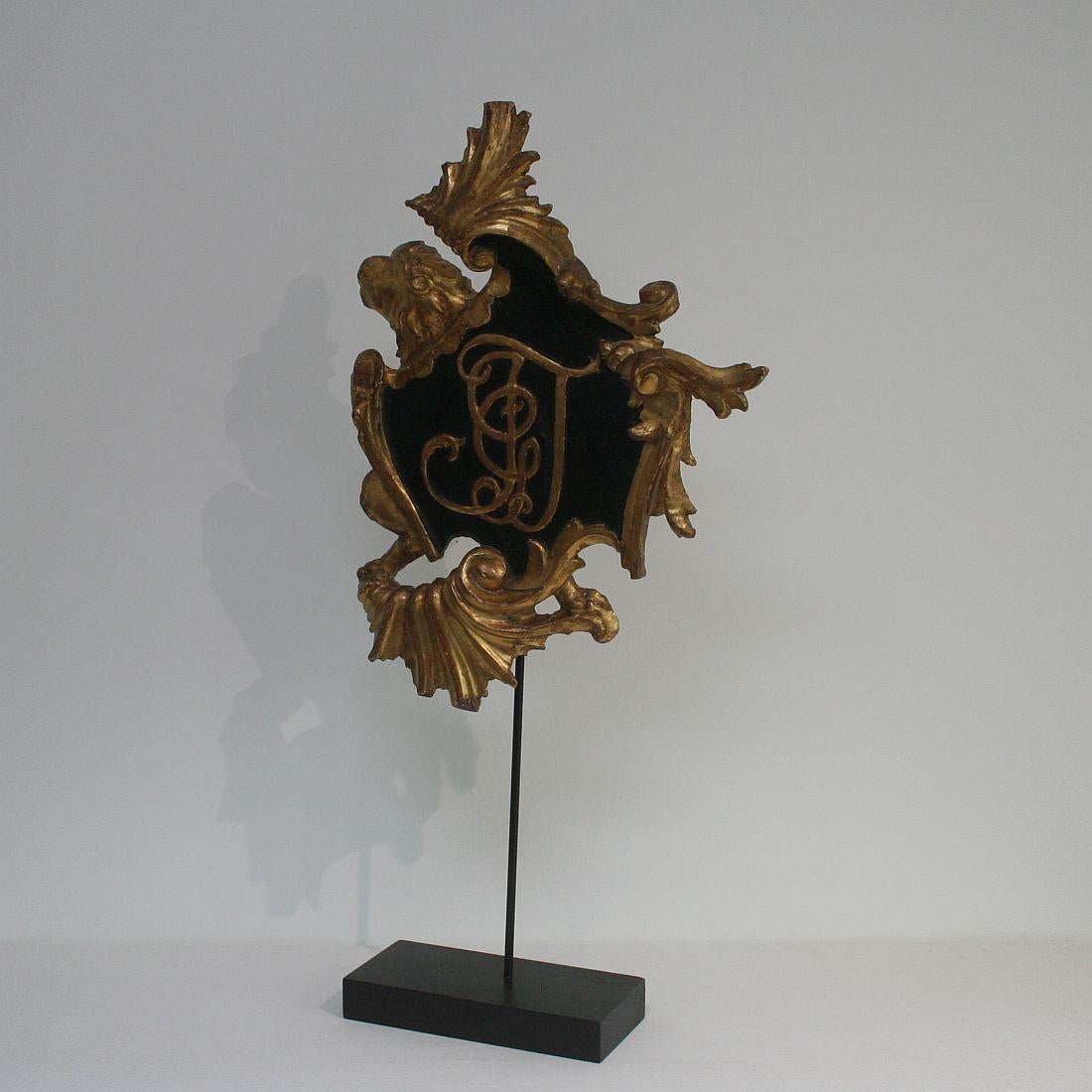 Hand-Carved Italian 18th Century Baroque Gilded Coat of Arms with Lion