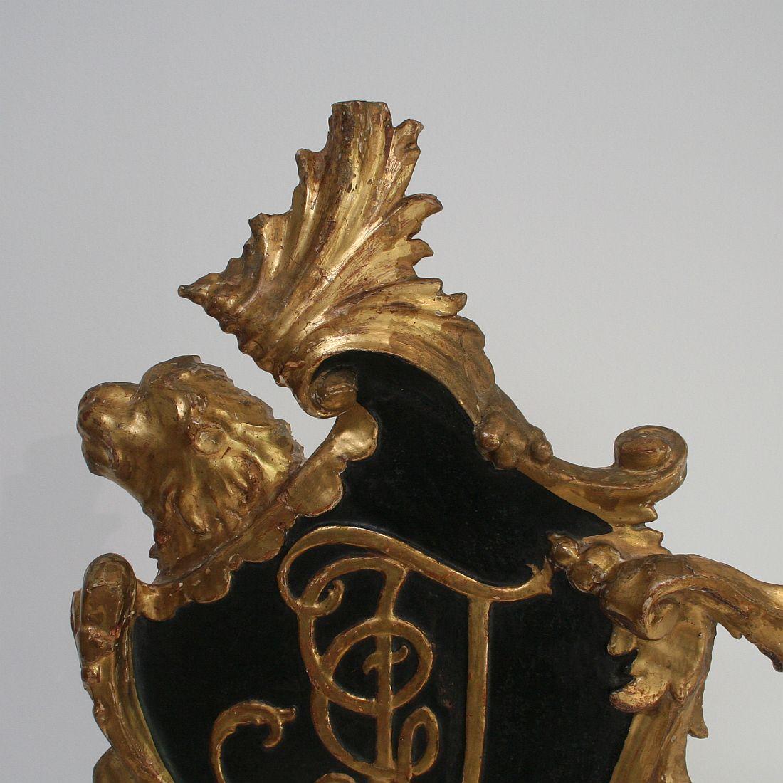 Italian 18th Century Baroque Gilded Coat of Arms with Lion 3
