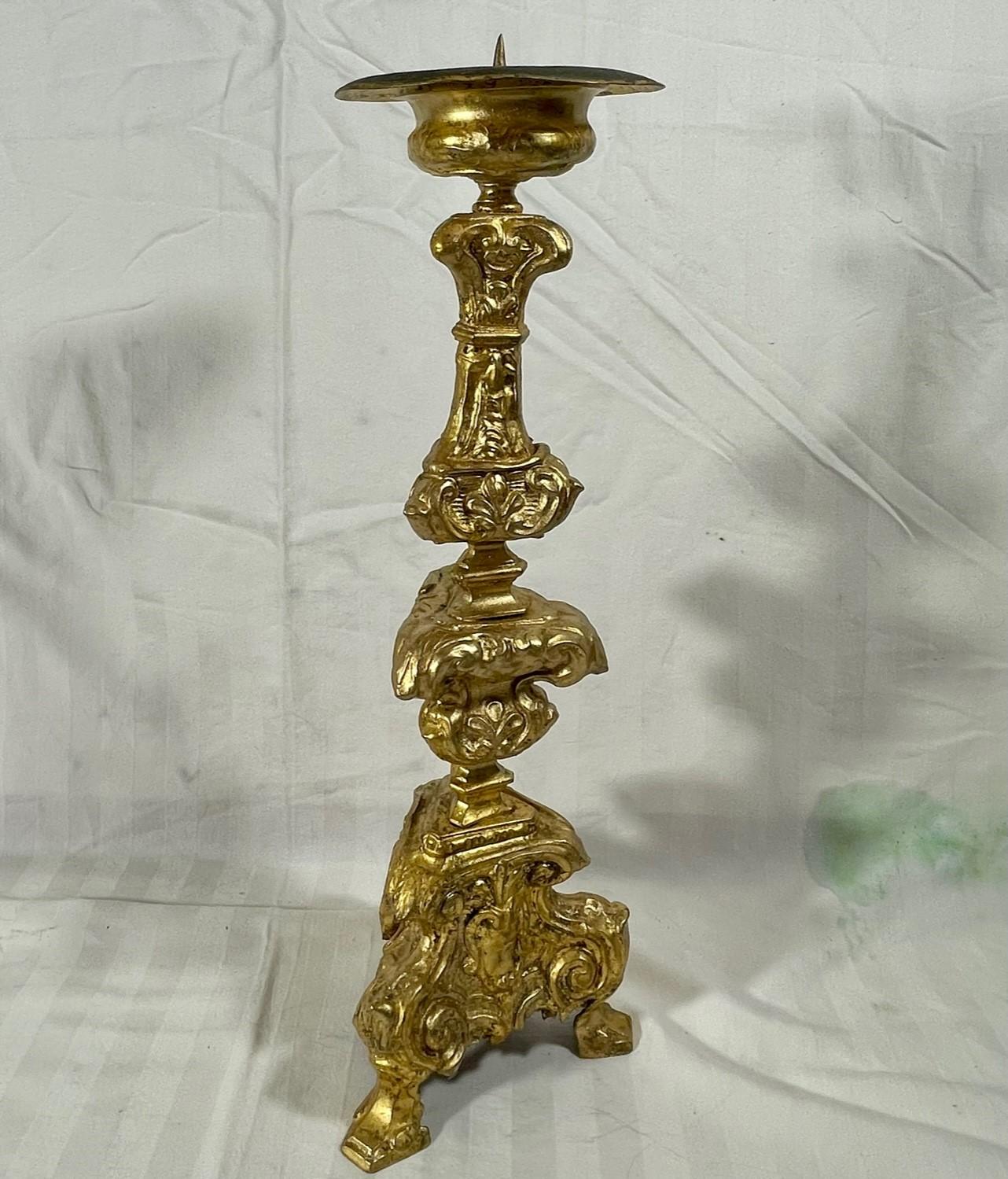 Italienischer Barock-Kerzenständer aus vergoldetem Kupfer, 18. Jahrhundert im Angebot 6