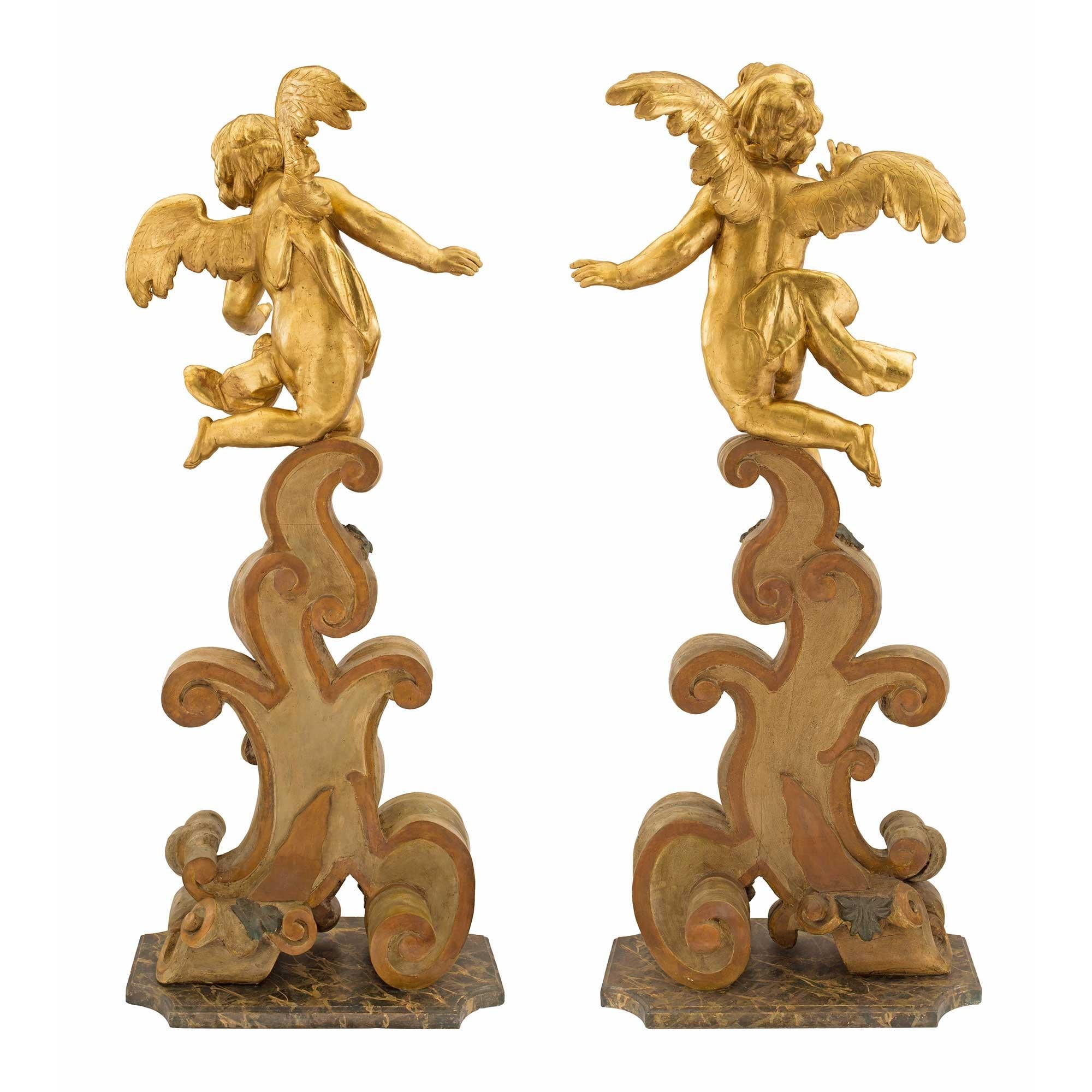 Italian 18th Century Baroque Giltwood and Polychrome Cherub Statues In Good Condition For Sale In West Palm Beach, FL