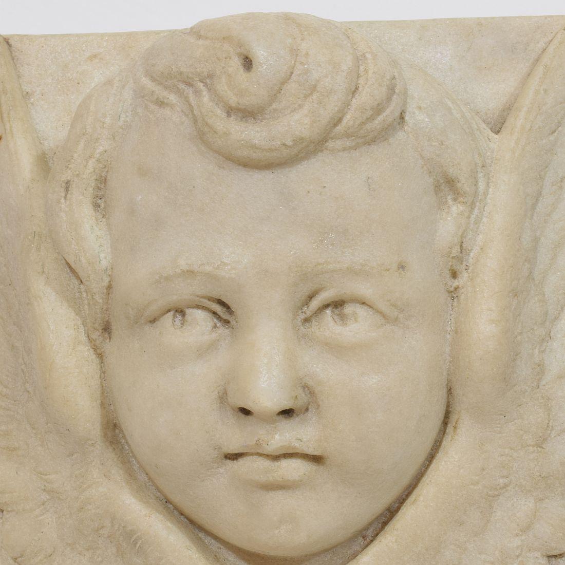 Italienisches, handgeschnitztes Barock-Engelkopf-Paneel aus Marmor aus dem 18. Jahrhundert im Angebot 8