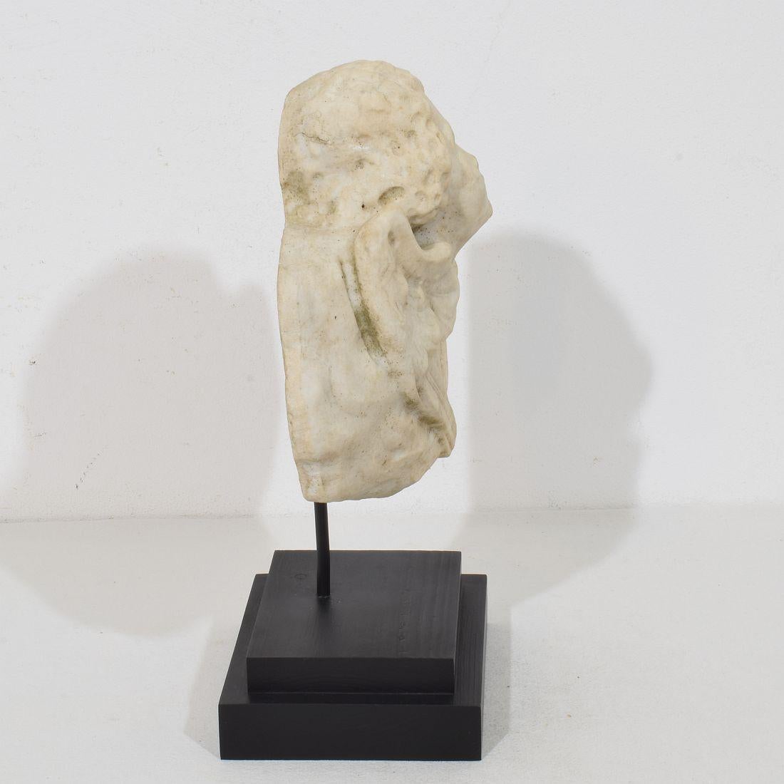 Italian 18th Century Baroque Marble Winged Angel Head For Sale 1