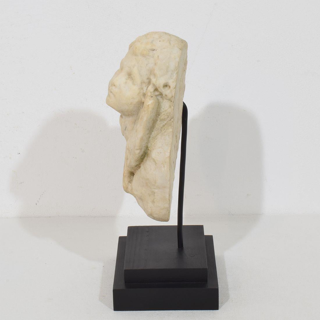 Italian 18th Century Baroque Marble Winged Angel Head For Sale 3