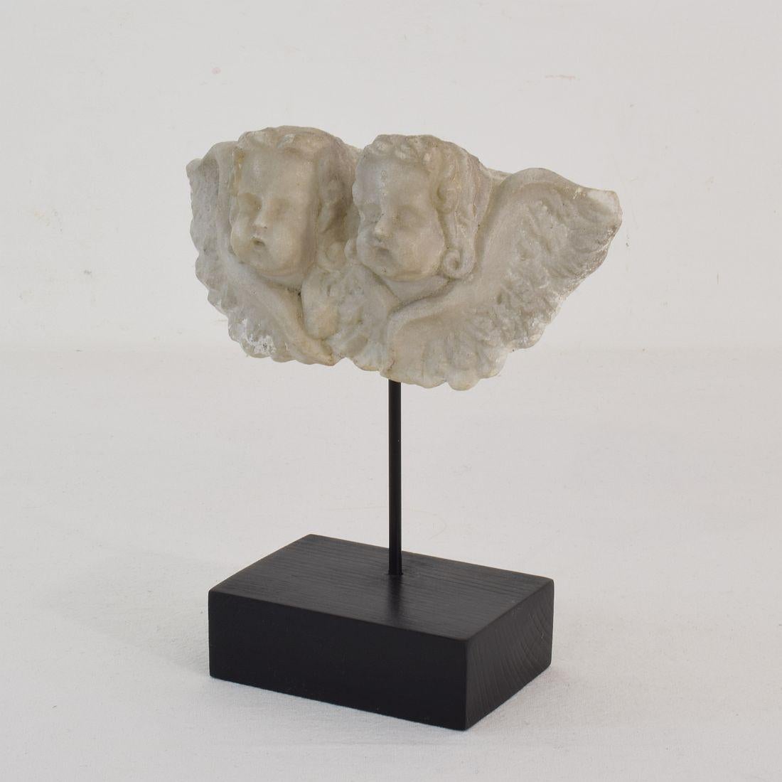 Stunning pair of marble angel heads with beautiful weathered patina
Italy, circa 1750. Good condition
Measurement here below includes the wooden pedestal.