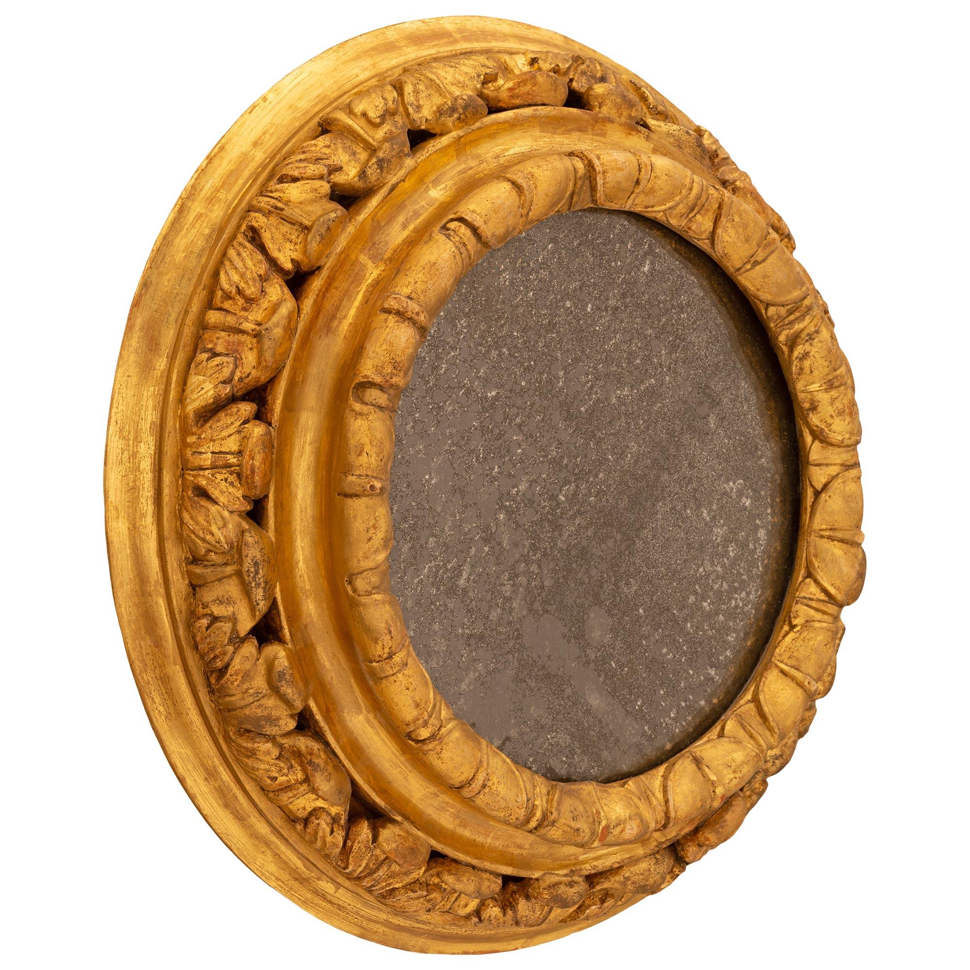 Italian 18th century Baroque period Giltwood mirror In Good Condition For Sale In West Palm Beach, FL