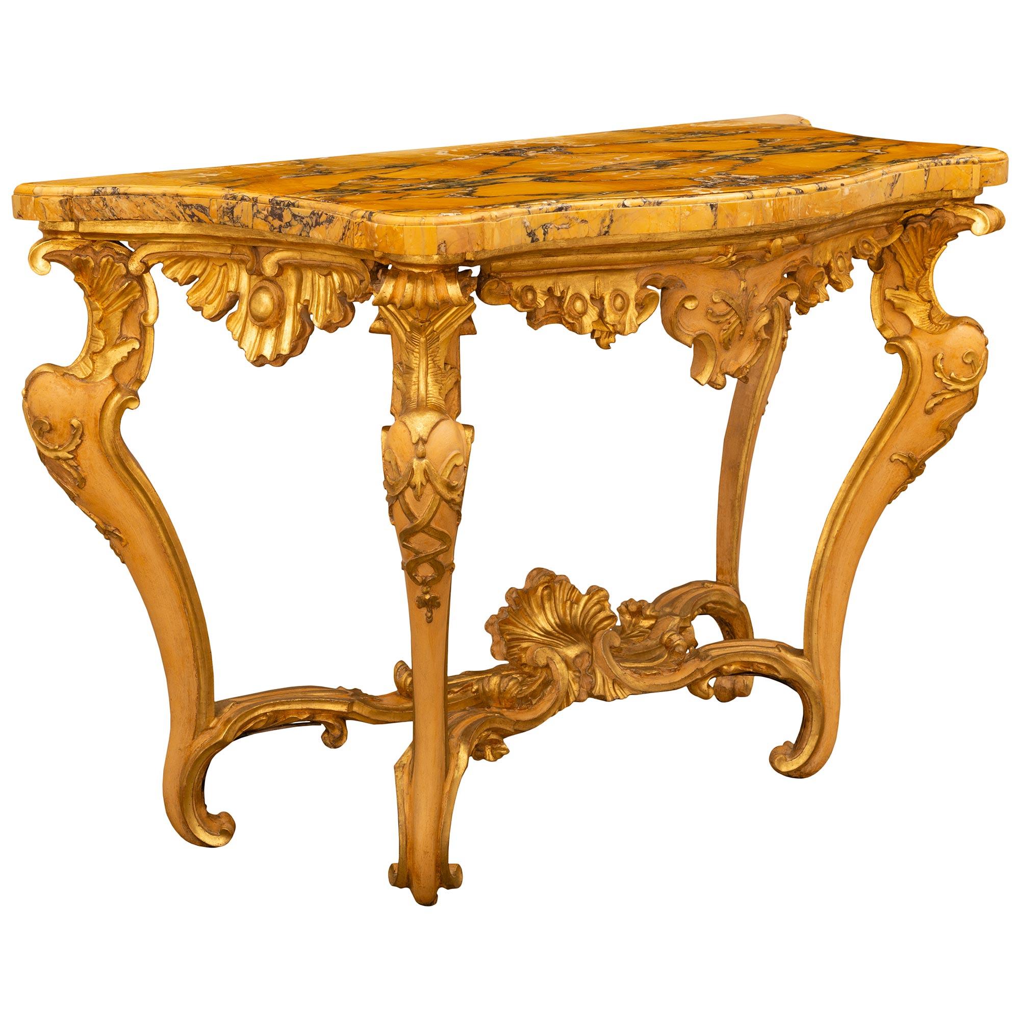 Italienischer Barock des 18. Jahrhunderts Konsolen aus Giltwood, patiniertem Wood und Marmor im Zustand „Gut“ im Angebot in West Palm Beach, FL
