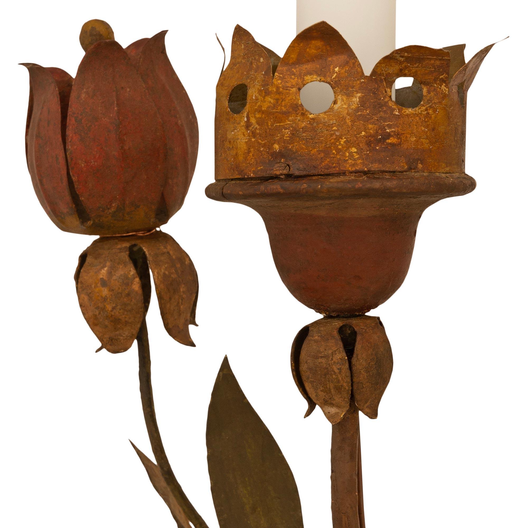 Italienische Wandleuchter aus patiniertem Metall und Holz aus der Barockzeit des 18. Jahrhunderts (18. Jahrhundert und früher) im Angebot