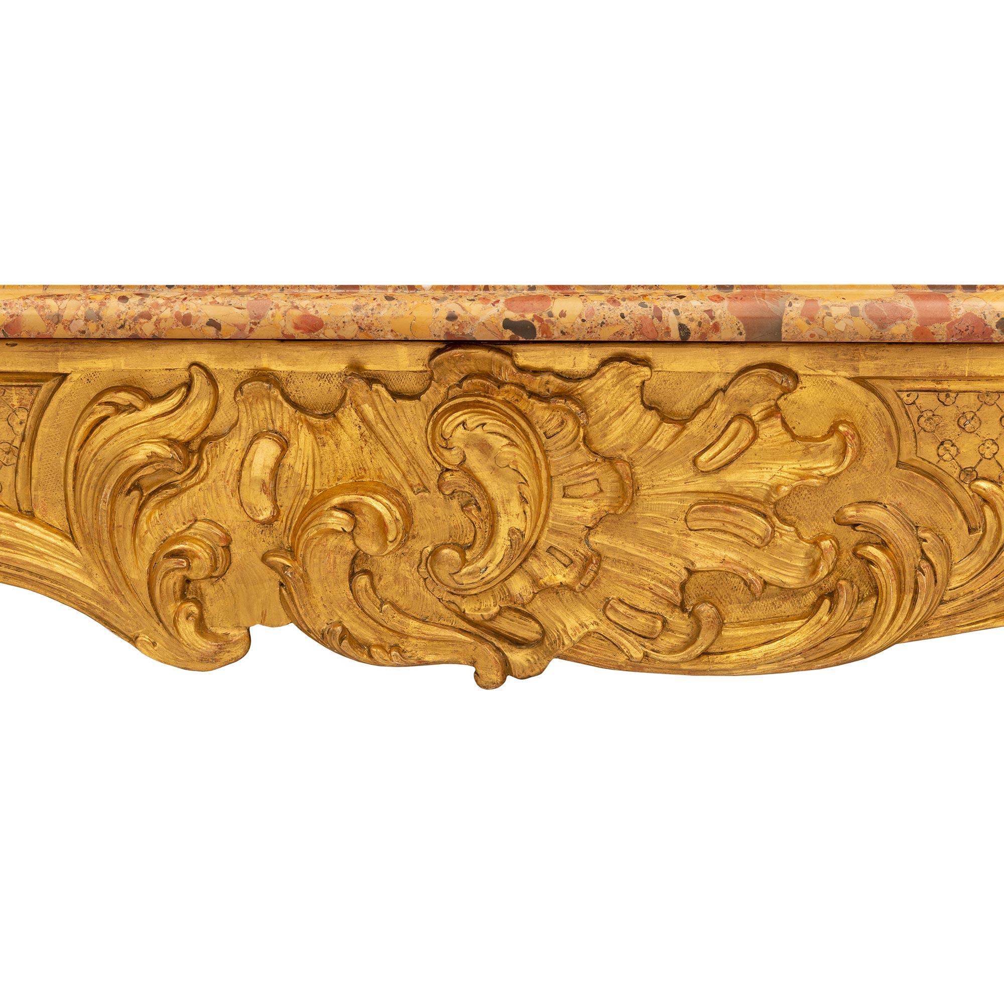 Marbre Console baroque italienne du 18ème siècle en bois doré et marbre Brche DAlep en vente