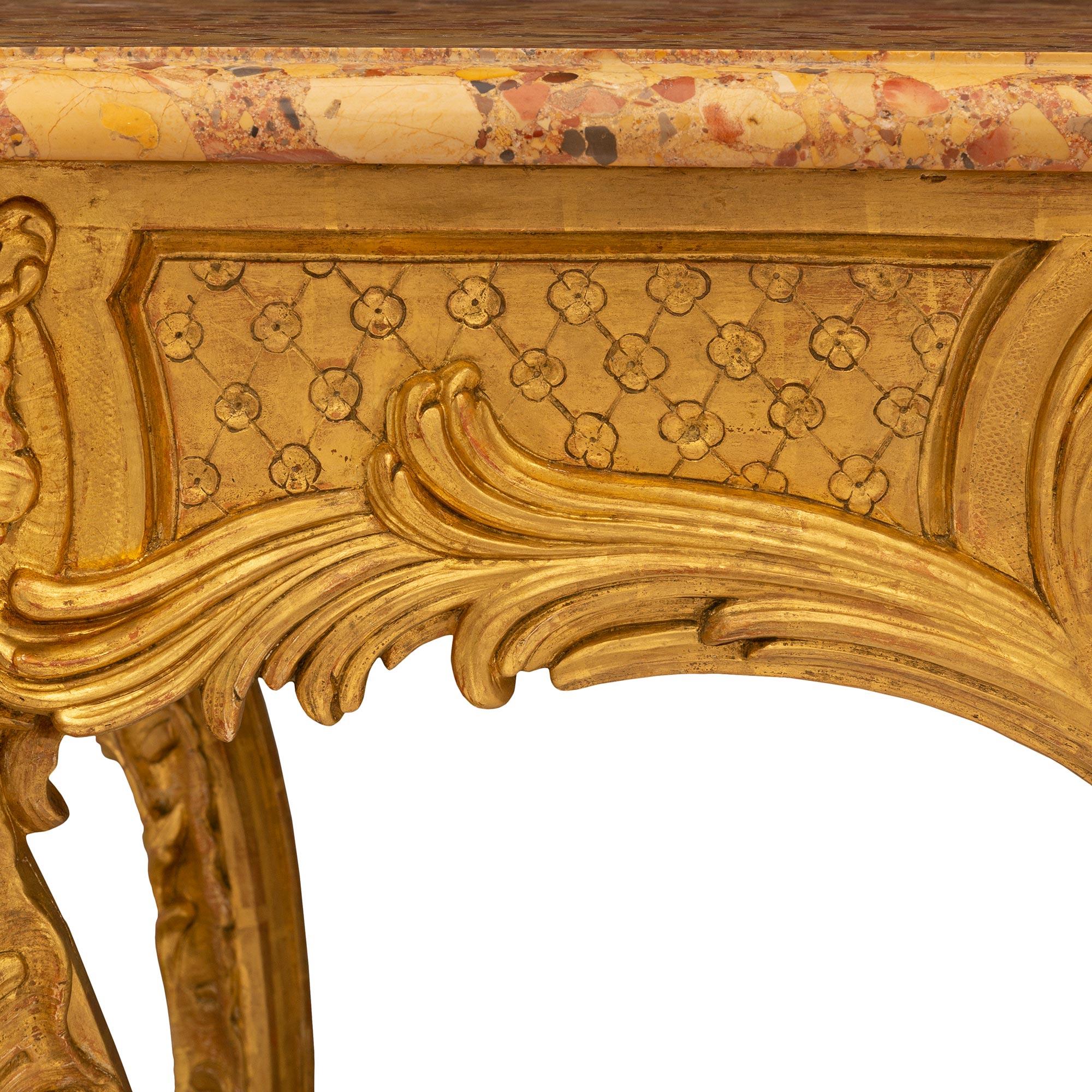 Console baroque italienne du 18ème siècle en bois doré et marbre Brche DAlep en vente 1