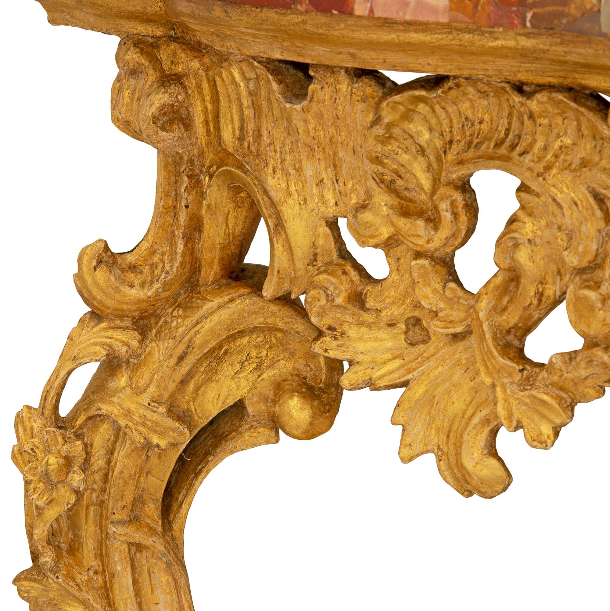 Console barocca italiana del XVIII secolo in legno dorato e marmo di Roma In condizioni buone in vendita a West Palm Beach, FL