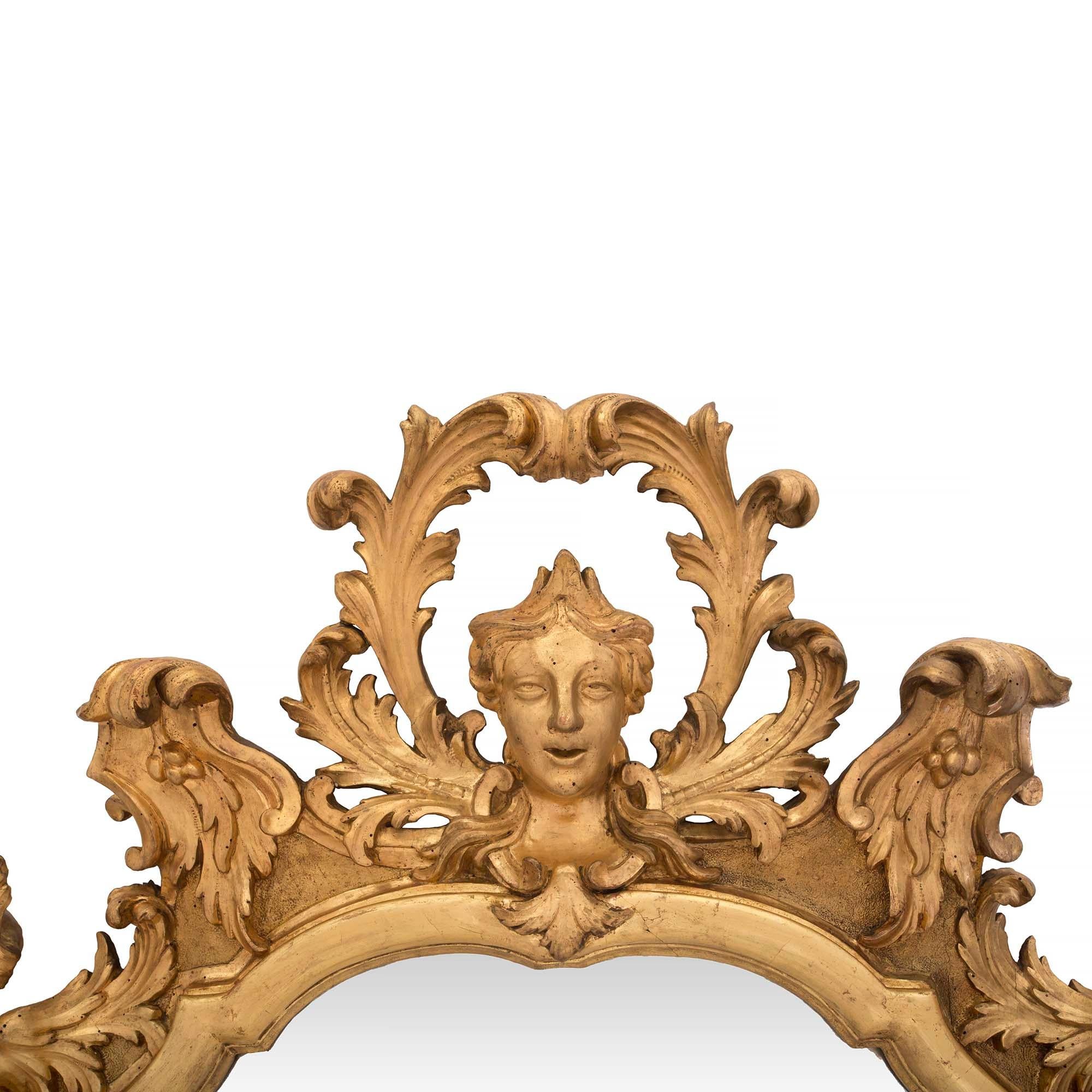 Italian 18th Century Baroque Style Giltwood Mirror In Excellent Condition In West Palm Beach, FL