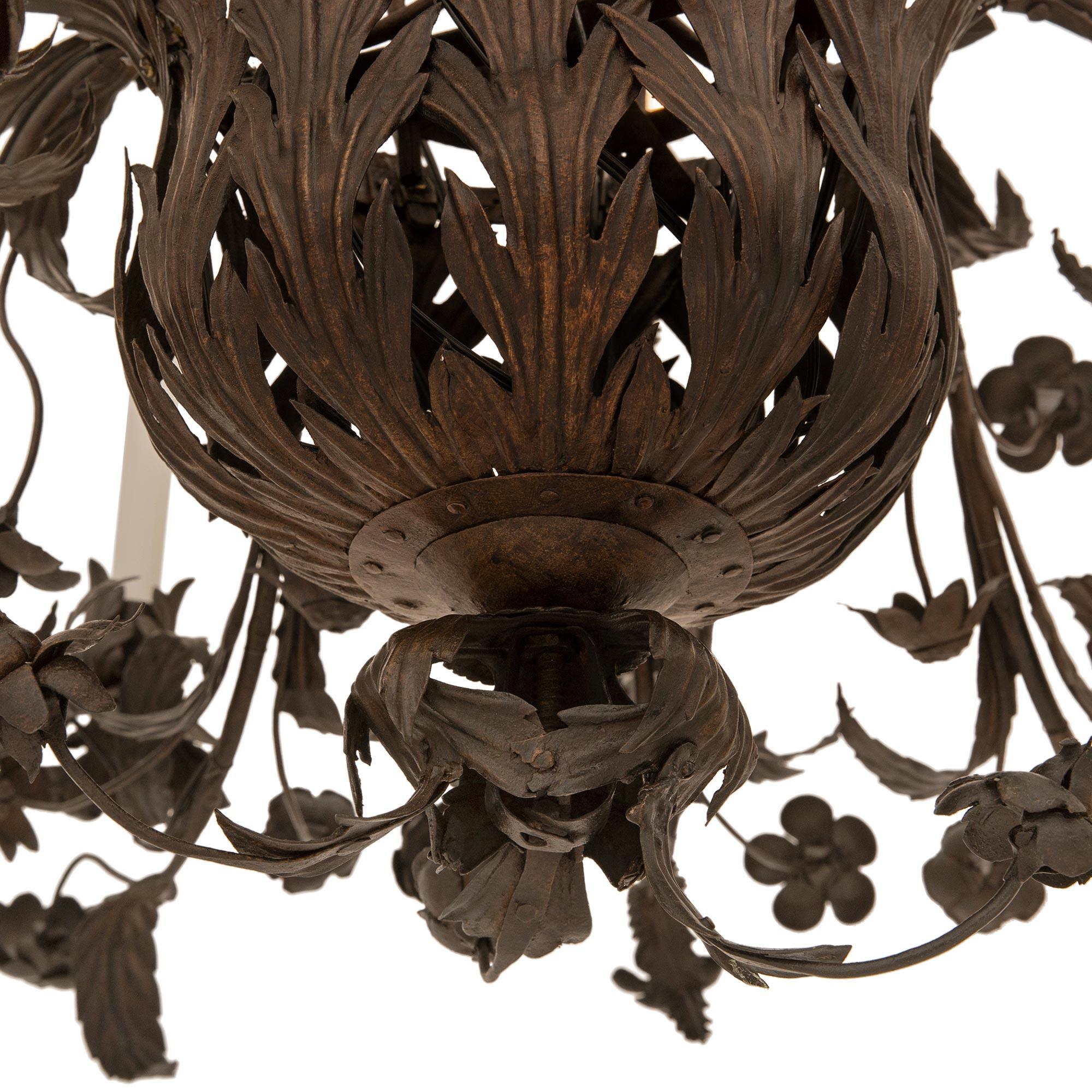 Italian 18th Century Baroque St. Patinated Bronze And Tole Chandelier 3