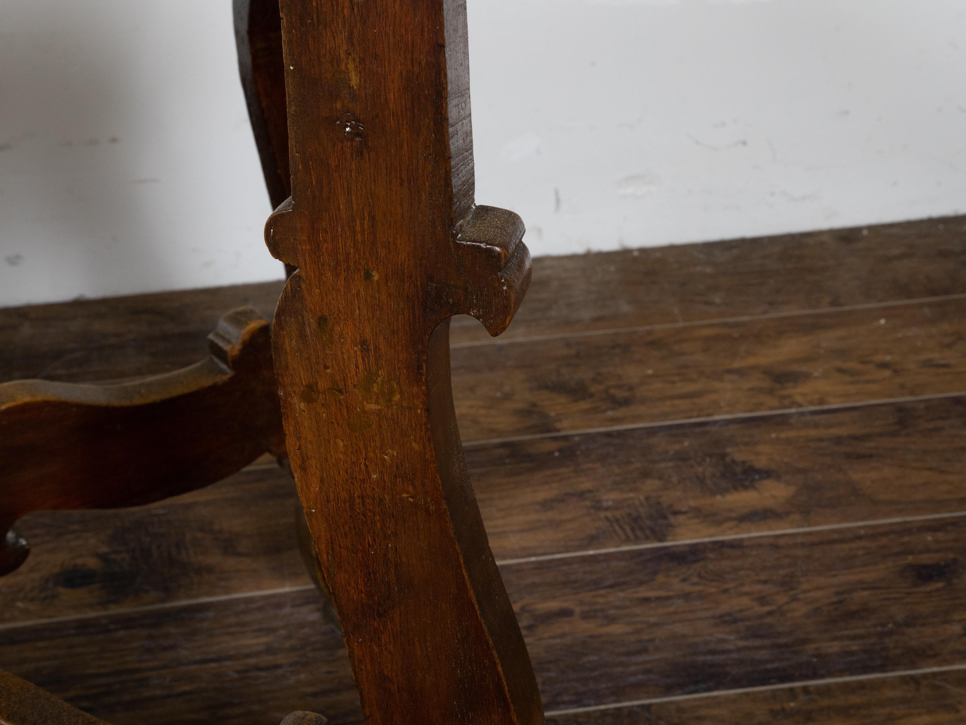 Italian 18th Century Baroque Style Carved Walnut Table with Marquetry Décor For Sale 8