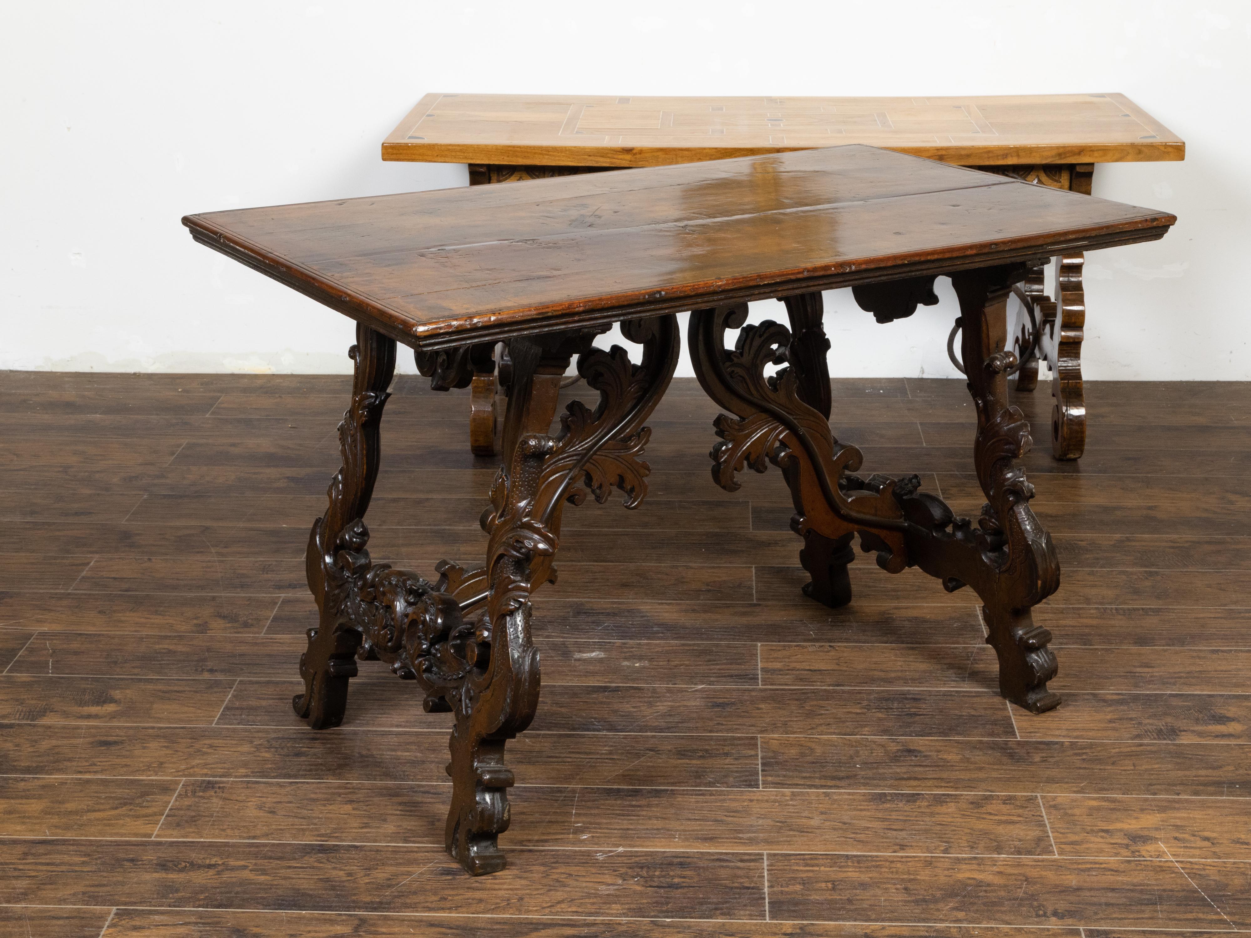 Italian 18th Century Baroque Walnut Fratino Console Table with Carved Foliage For Sale 1