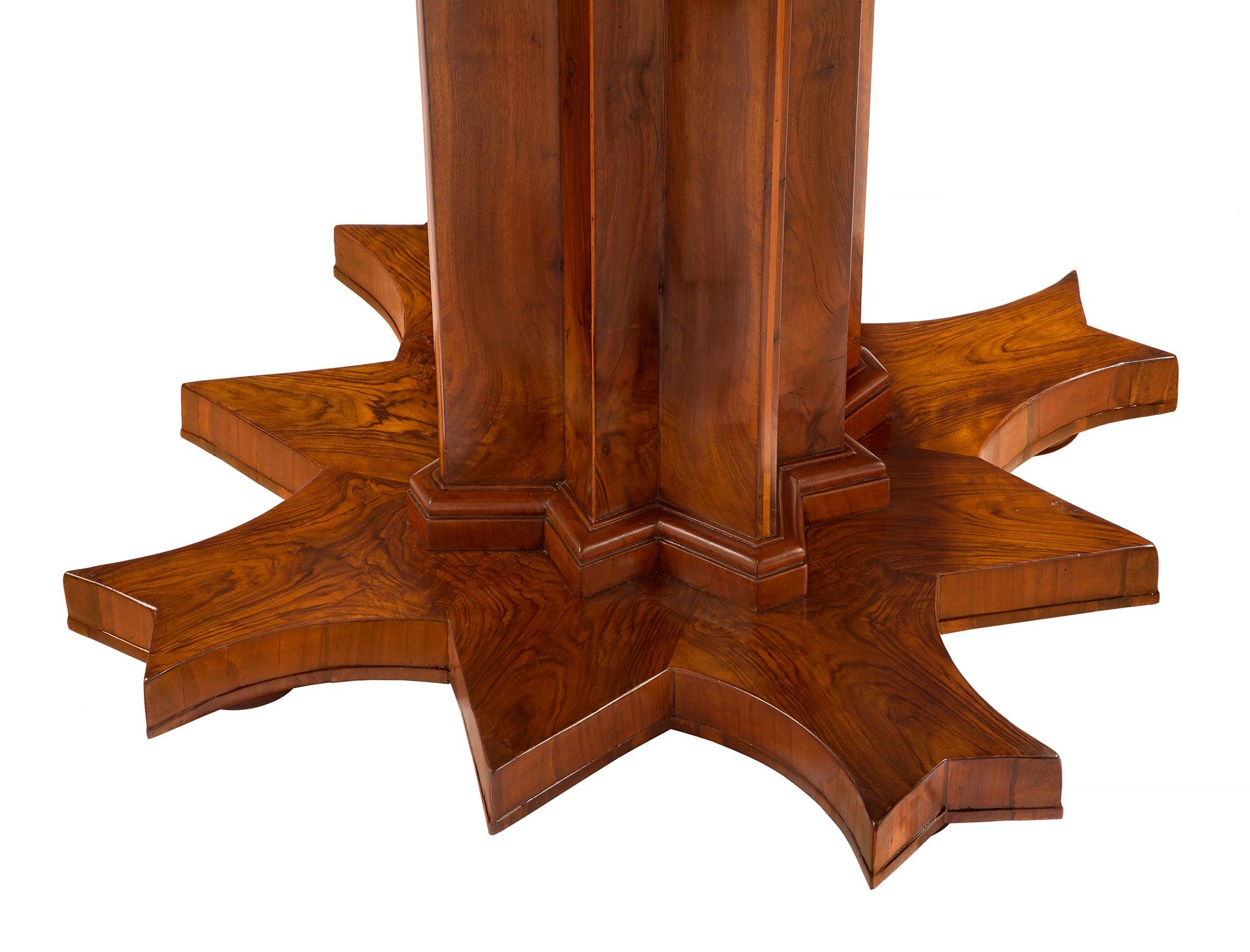 Italian 18th Century Burl Walnut Center Table from Bologna For Sale 2