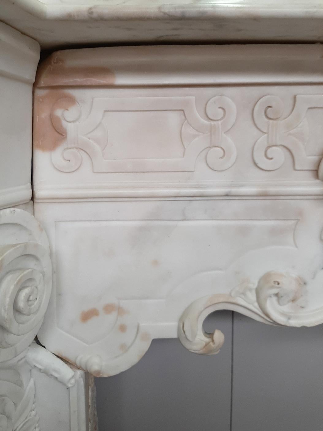 Italian 18th Century Carrara Marble Fireplace Richly Decorated Baroque Style For Sale 1