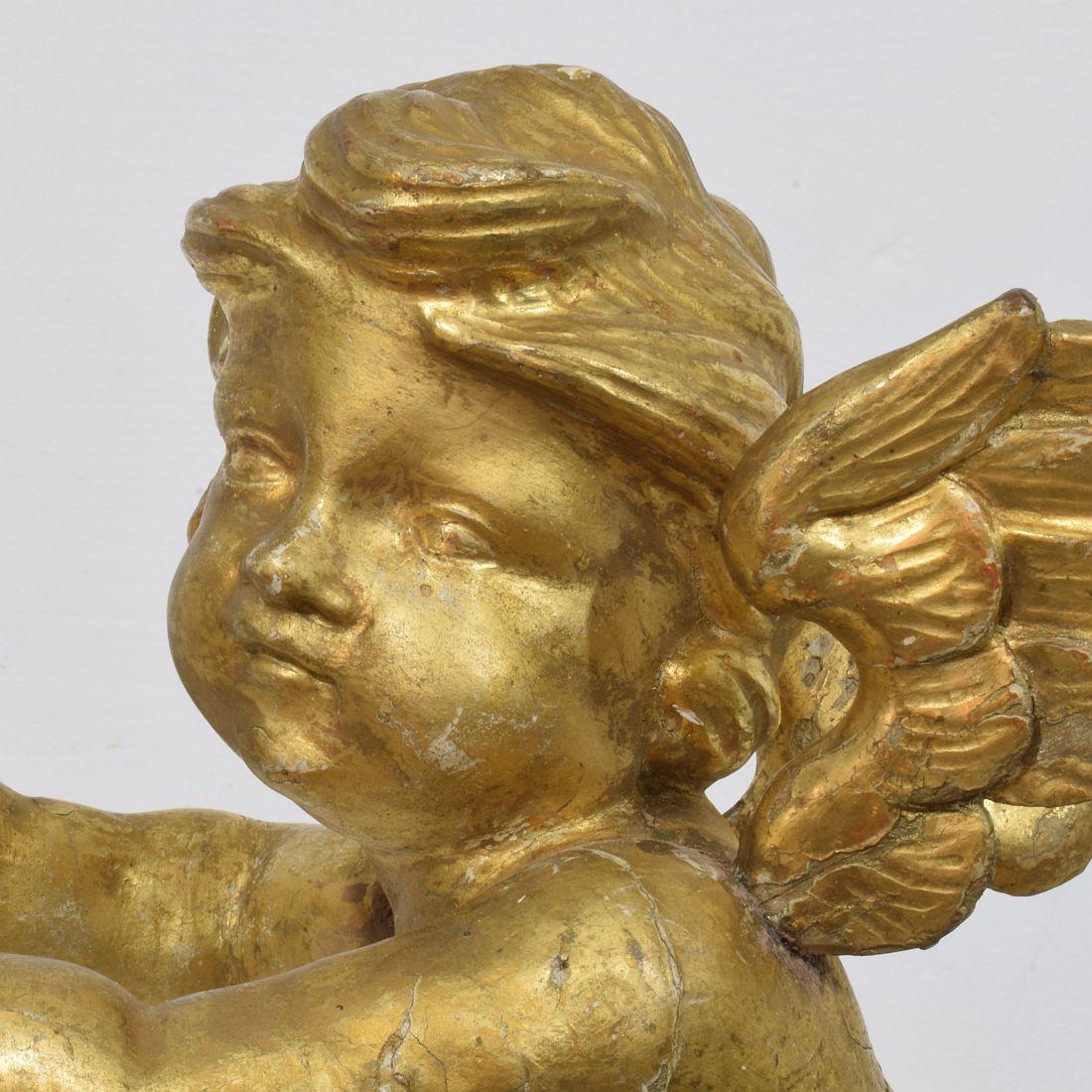Ángel barroco italiano del siglo XVIII tallado en madera dorada 4