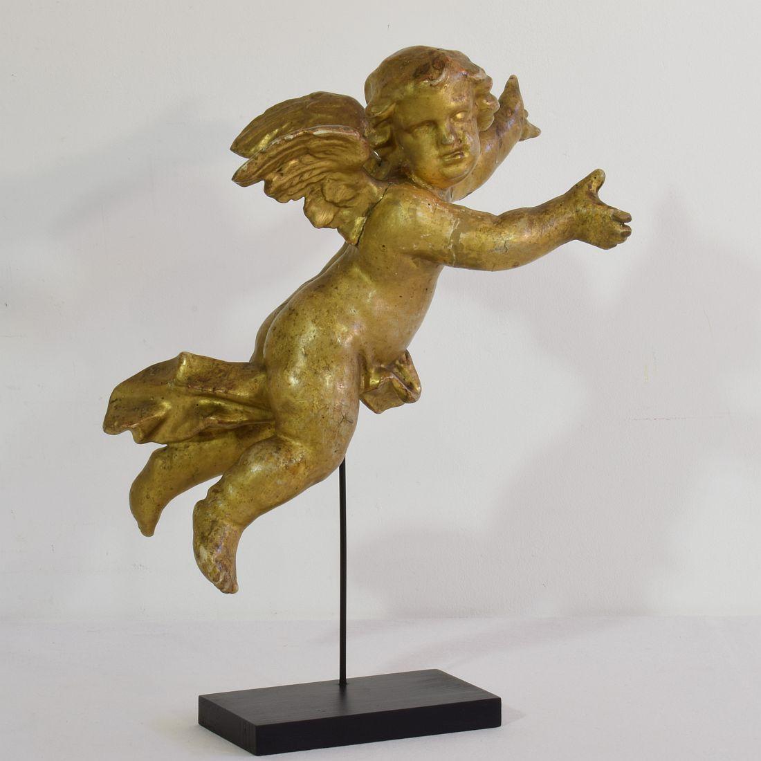 Hand-Carved Italian 18th Century Carved Giltwood Baroque Angel