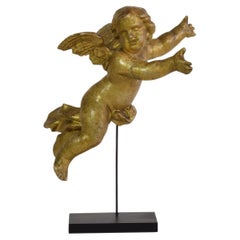 Italian 18th Century Carved Giltwood Baroque Angel