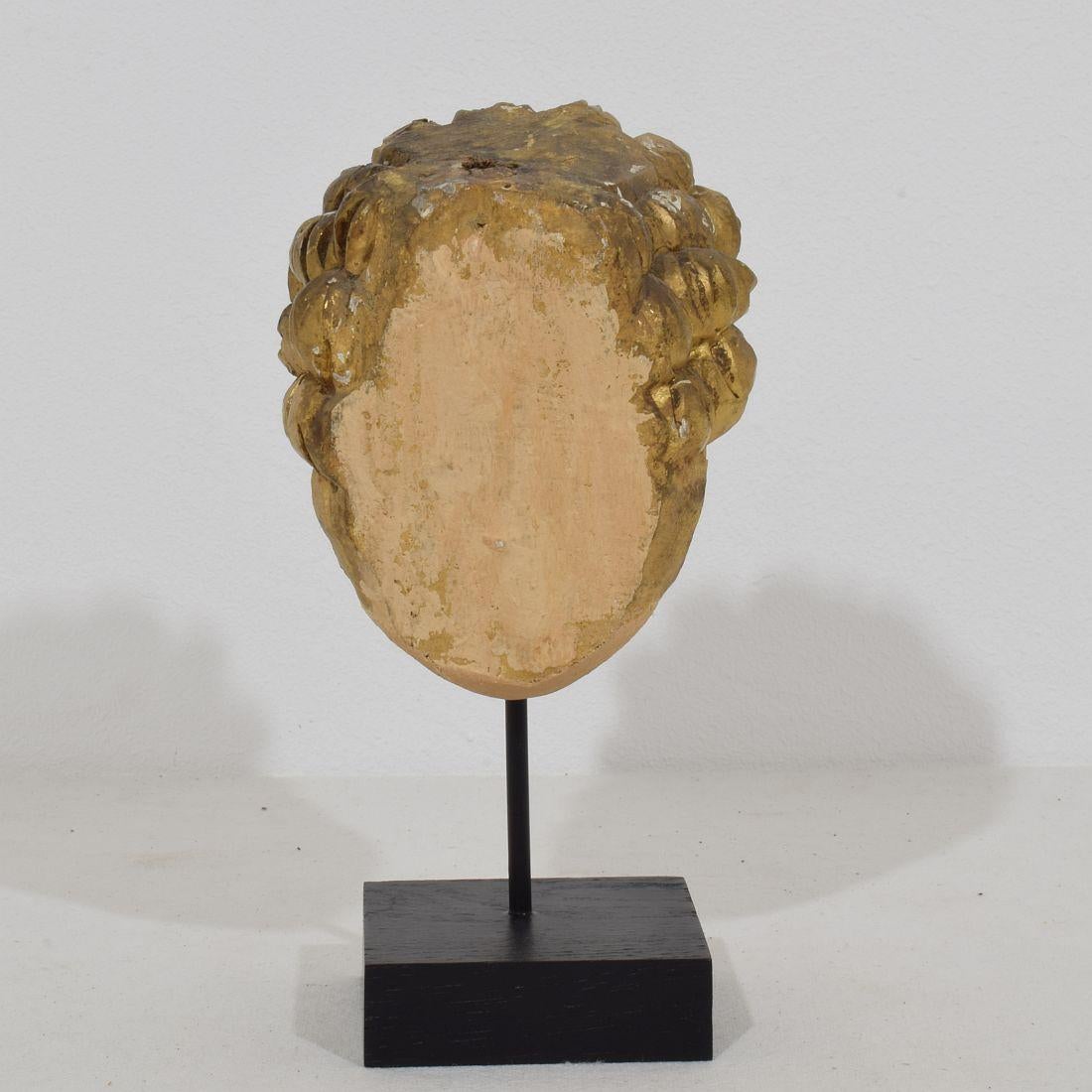 Italian 18th Century Carved Giltwood Baroque Angel Head In Good Condition In Buisson, FR