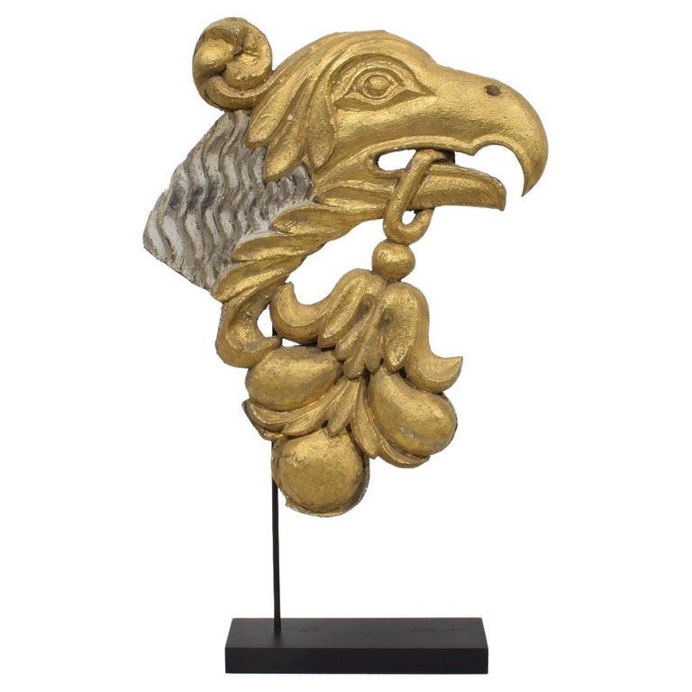 Italian 18th Century Carved Giltwood Baroque Eaglehead For Sale at 1stDibs