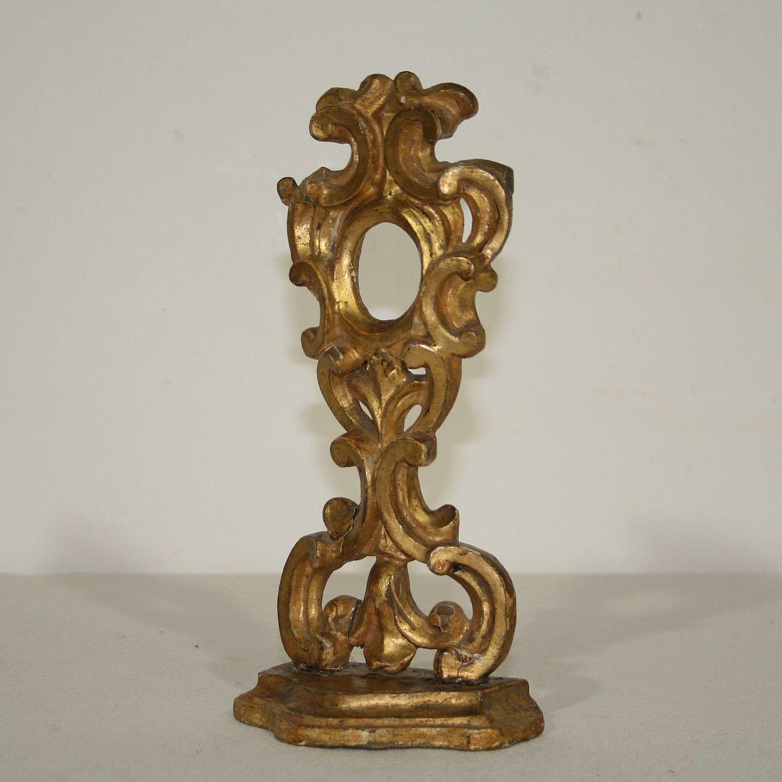 Hand-Carved Italian, 18th Century Carved Giltwood Baroque Reliquary