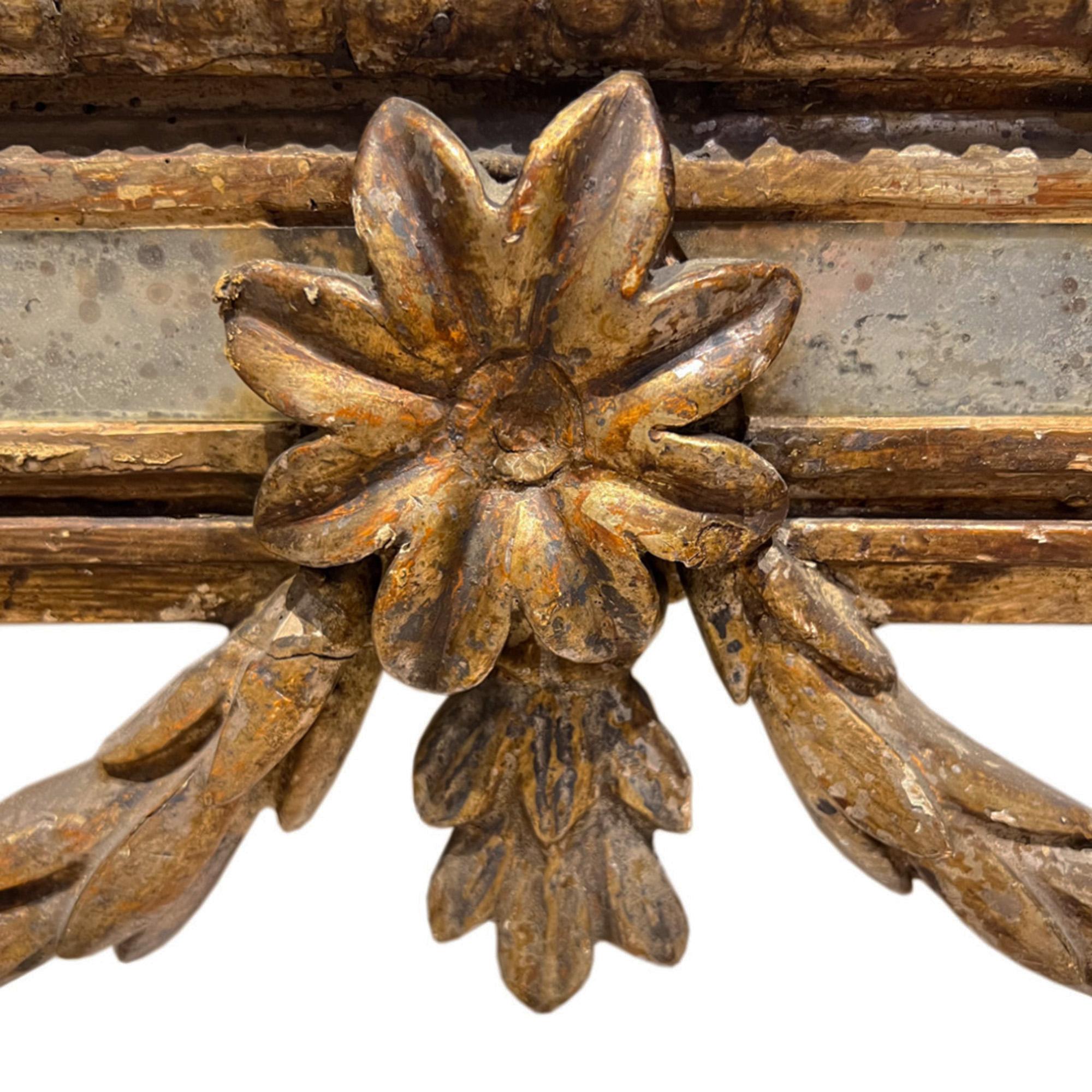 Italienischer Spiegel aus geschnitztem Giltwood aus dem 18. im Zustand „Gut“ im Angebot in London, GB