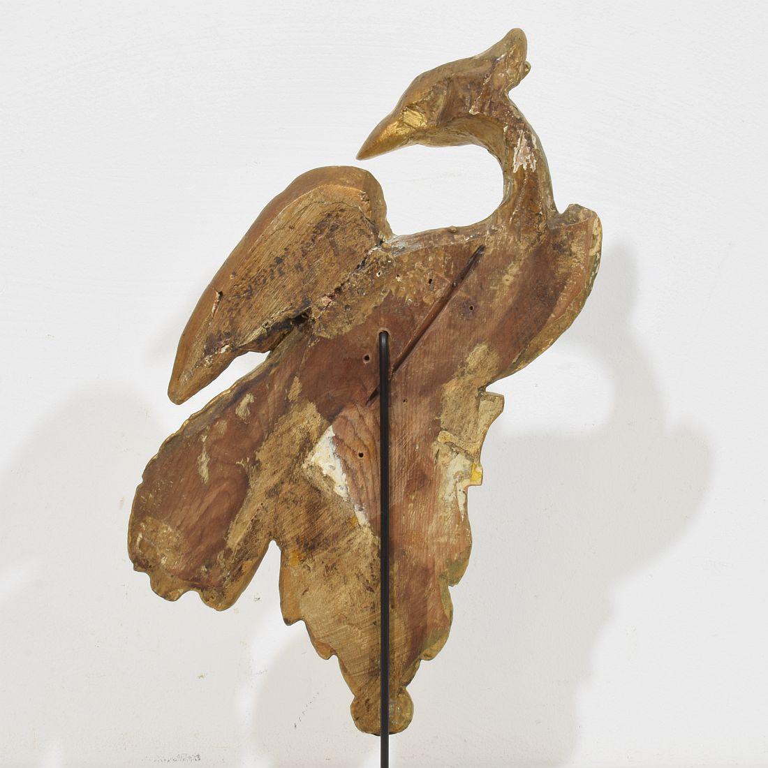 Ornement d'oiseaux italien du 18ème siècle en bois doré sculpté de style néoclassique en vente 3