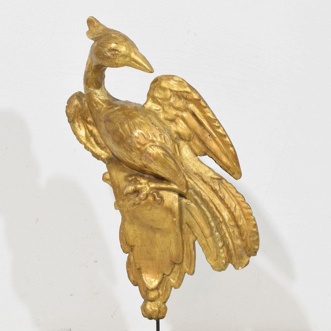 Ornement d'oiseaux italien du 18ème siècle en bois doré sculpté de style néoclassique en vente 1