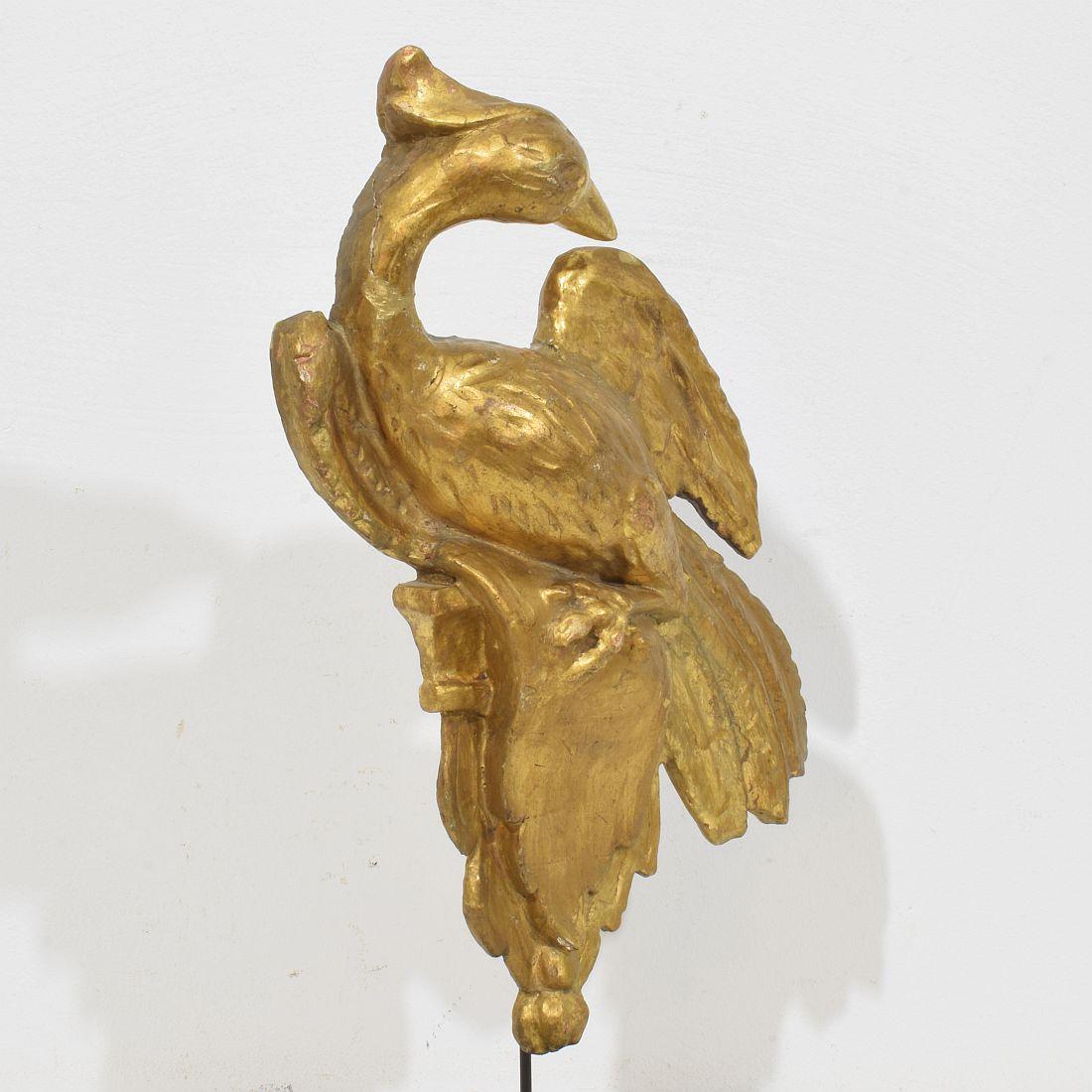 Ornement d'oiseaux italien du 18ème siècle en bois doré sculpté de style néoclassique en vente 2