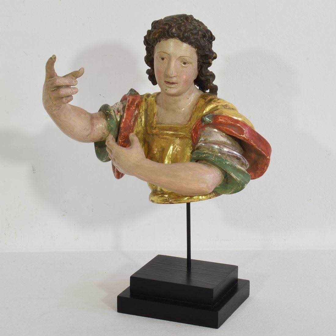 Spectacular angel bust of a very high quality. Beautiful expression.
Italy, circa 1700-1750
Weathered
Measurement here below inclusive the wooden base.